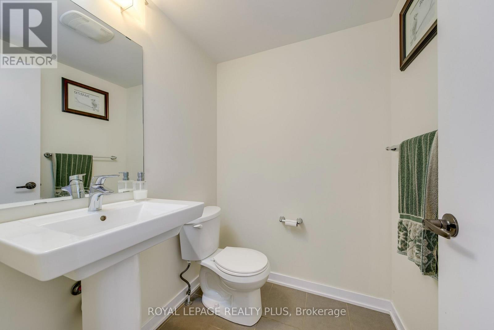68 Crafter Crescent, Hamilton, ON - Indoor Photo Showing Bathroom