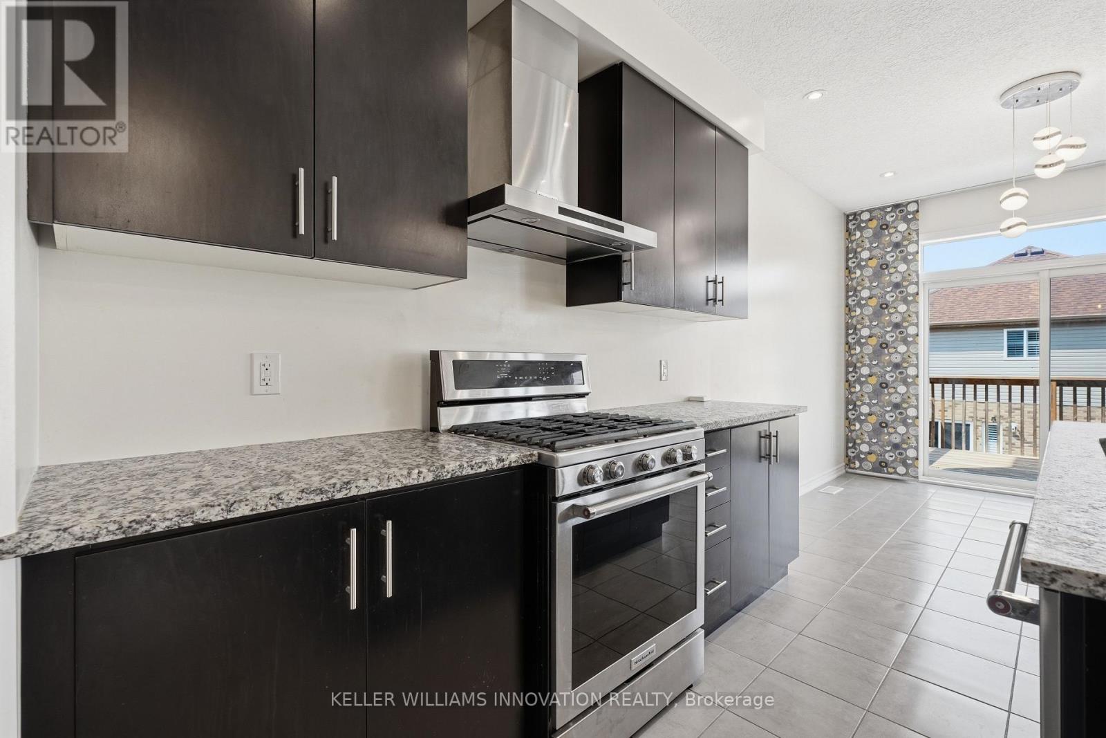 359 Beechdrops Drive, Waterloo, ON - Indoor Photo Showing Kitchen