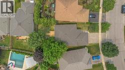 Image quality insufficient for description - 