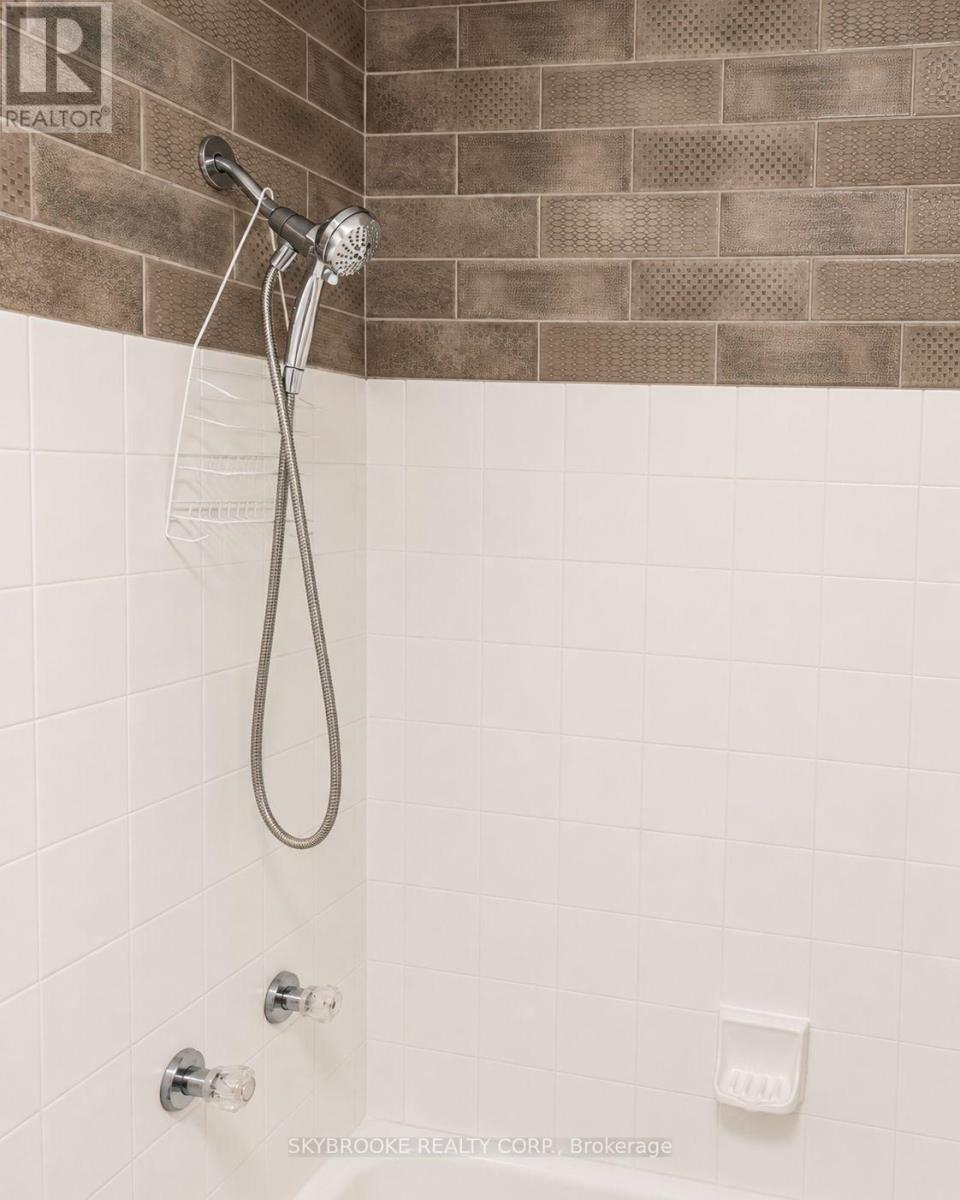 7 - 48 Loggers Run, Barrie, ON - Indoor Photo Showing Bathroom