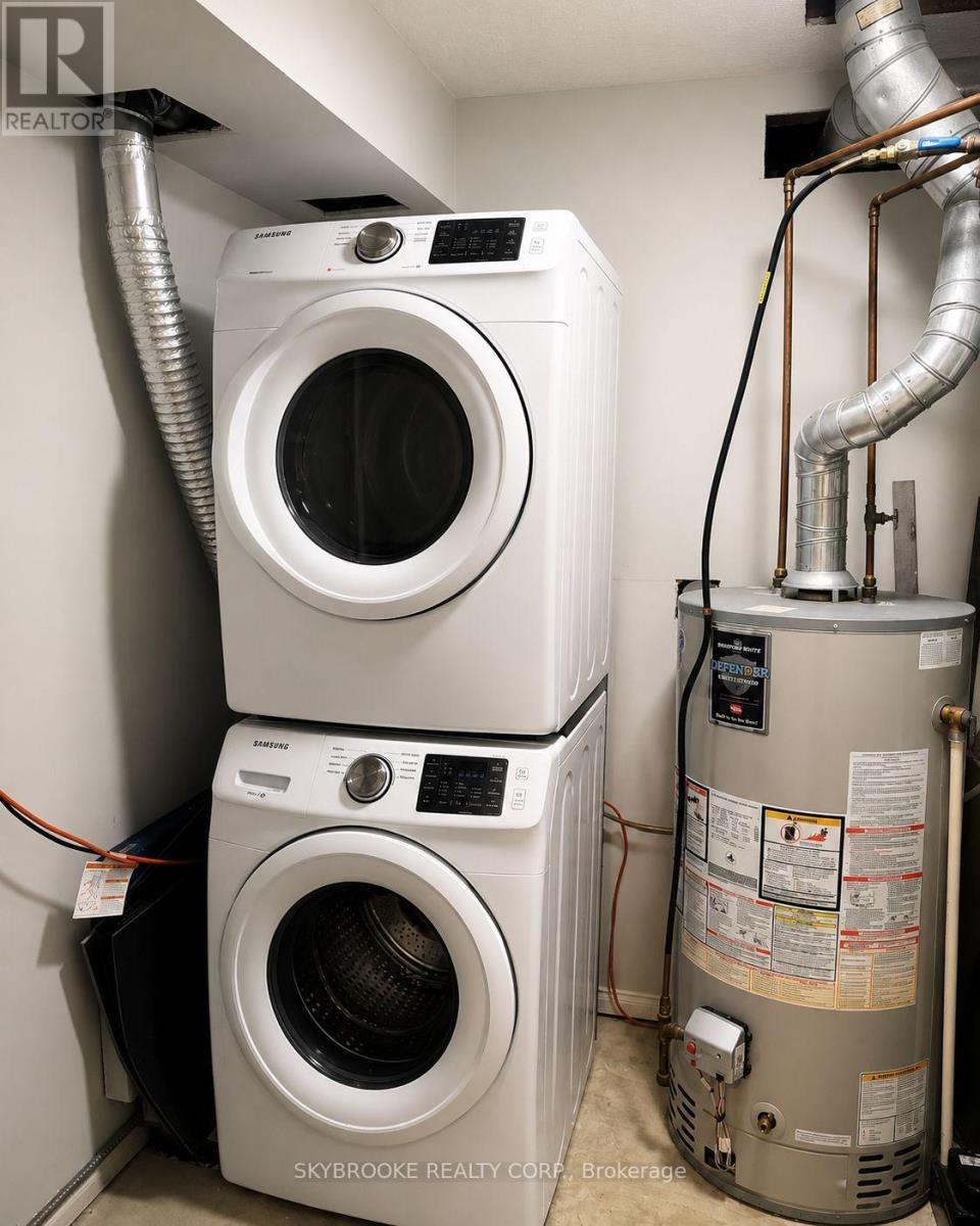 7 - 48 Loggers Run, Barrie, ON - Indoor Photo Showing Laundry Room