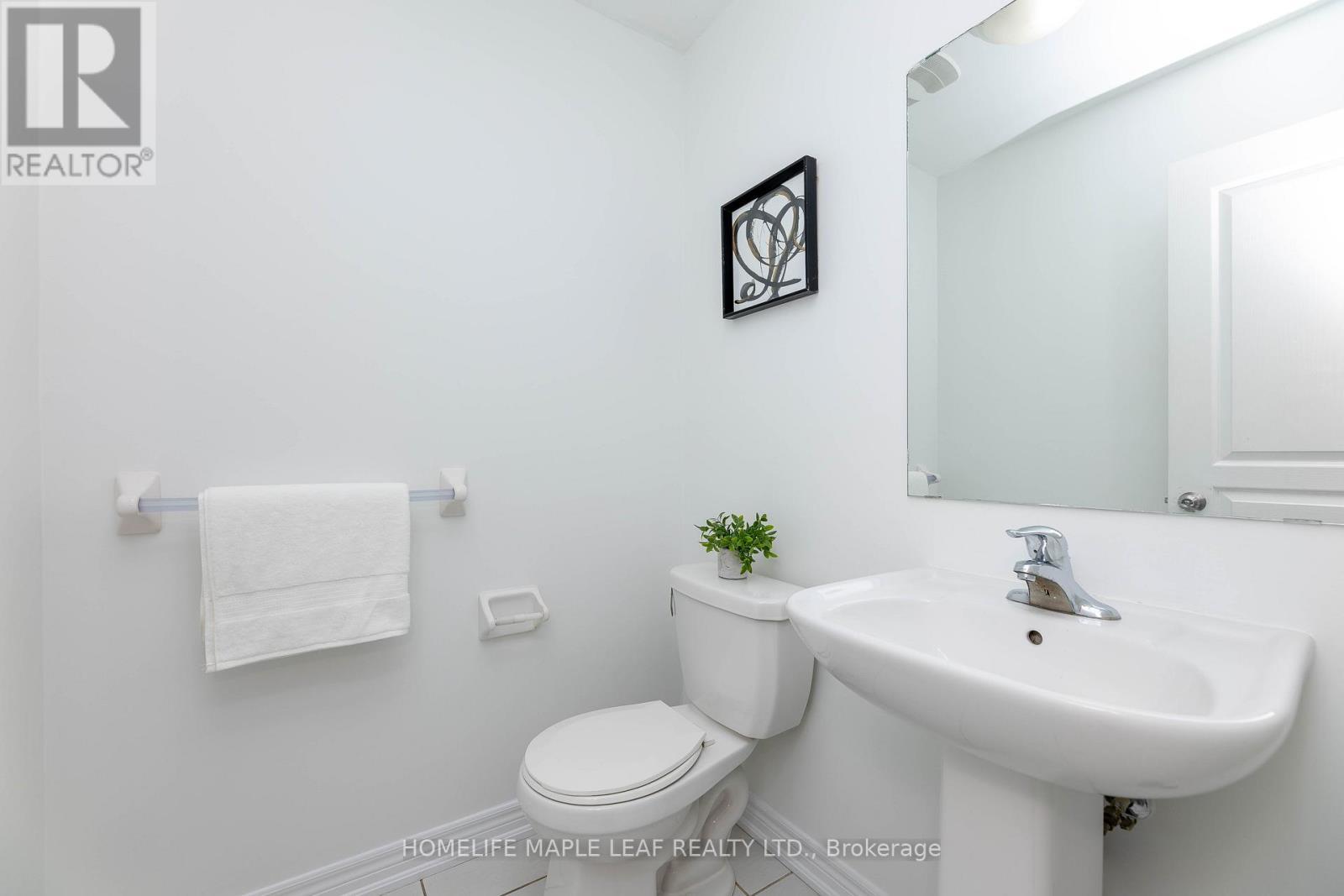2 Cedarland Road E, Brampton, ON - Indoor Photo Showing Bathroom