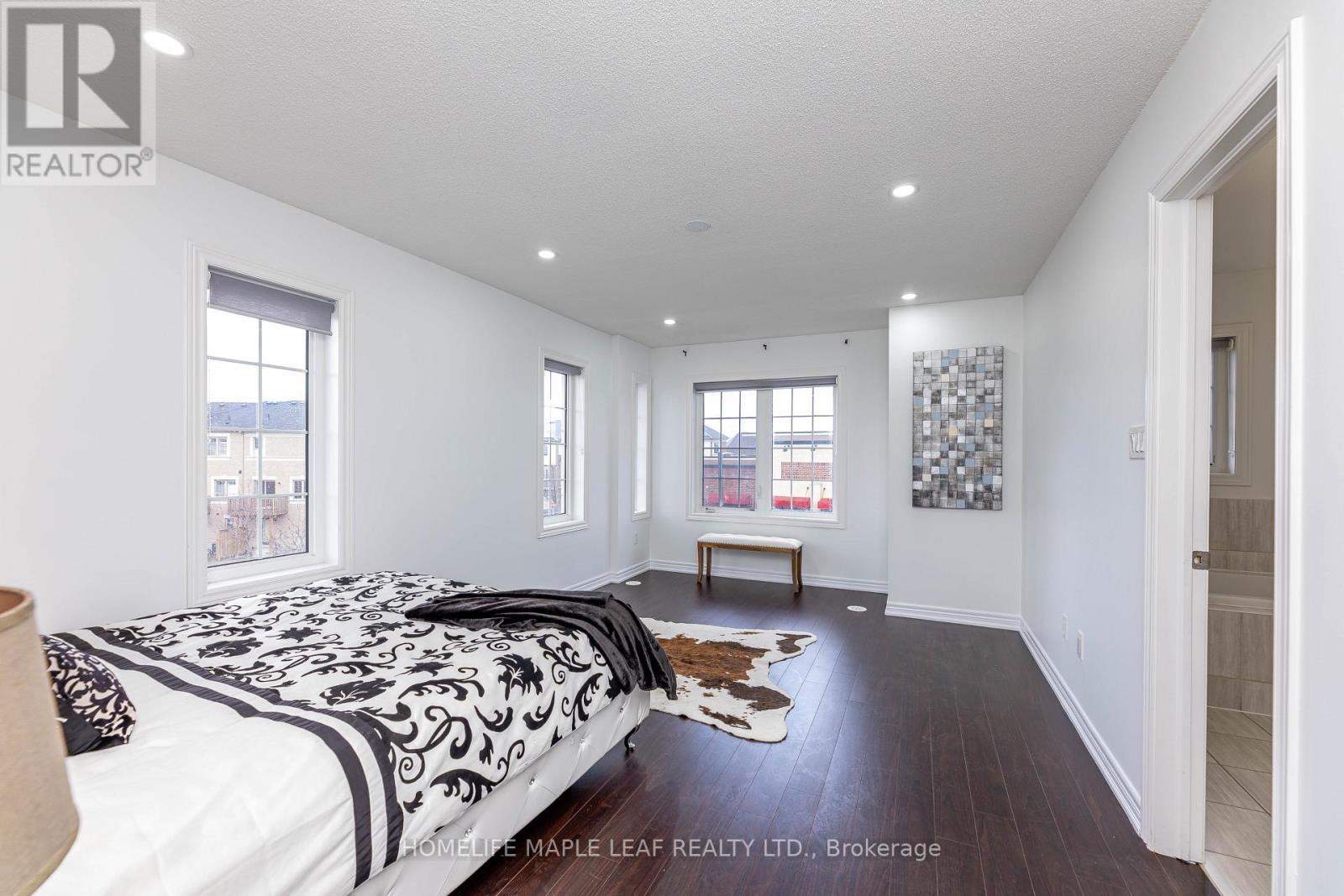 2 Cedarland Road E, Brampton, ON - Indoor Photo Showing Bedroom