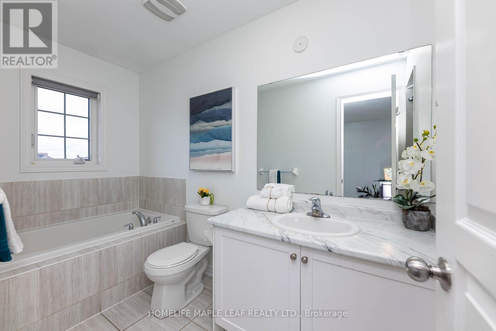 2 Cedarland Road E, Brampton, ON - Indoor Photo Showing Bathroom