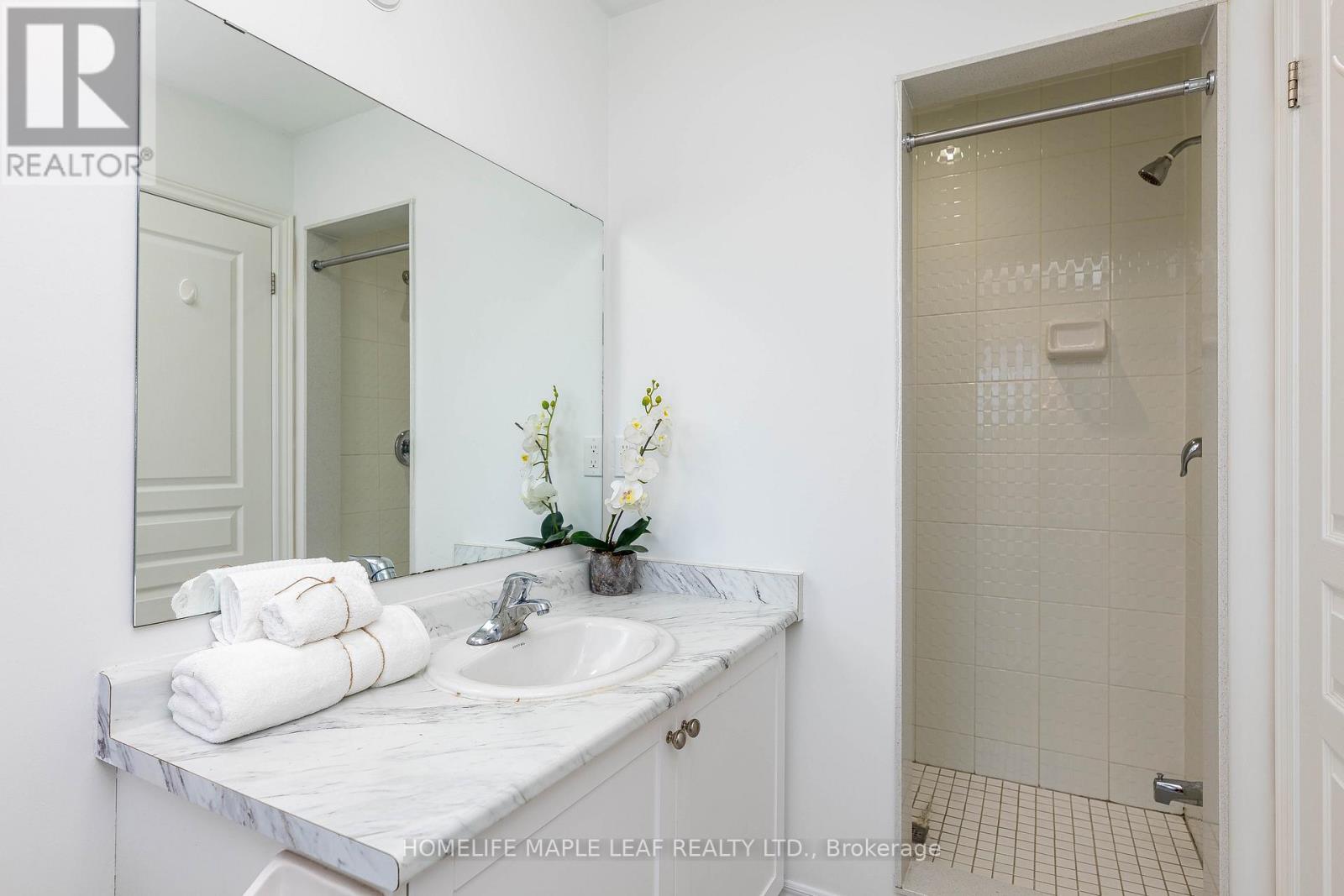 2 Cedarland Road E, Brampton, ON - Indoor Photo Showing Bathroom