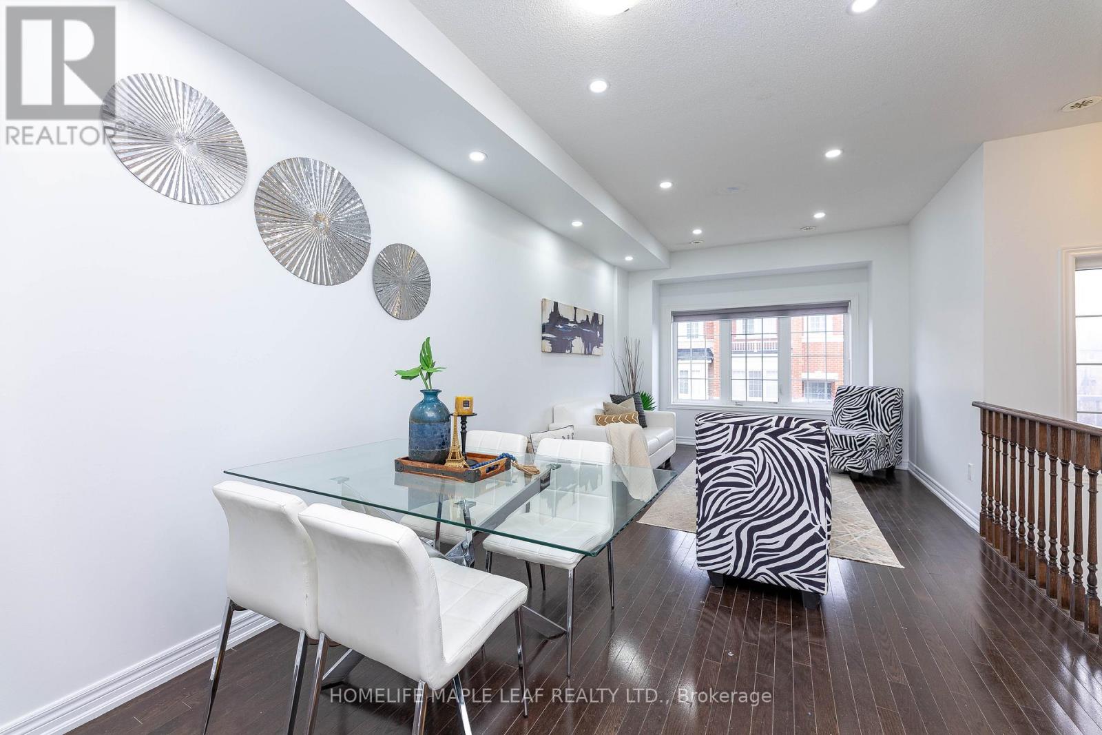 2 Cedarland Road E, Brampton, ON - Indoor