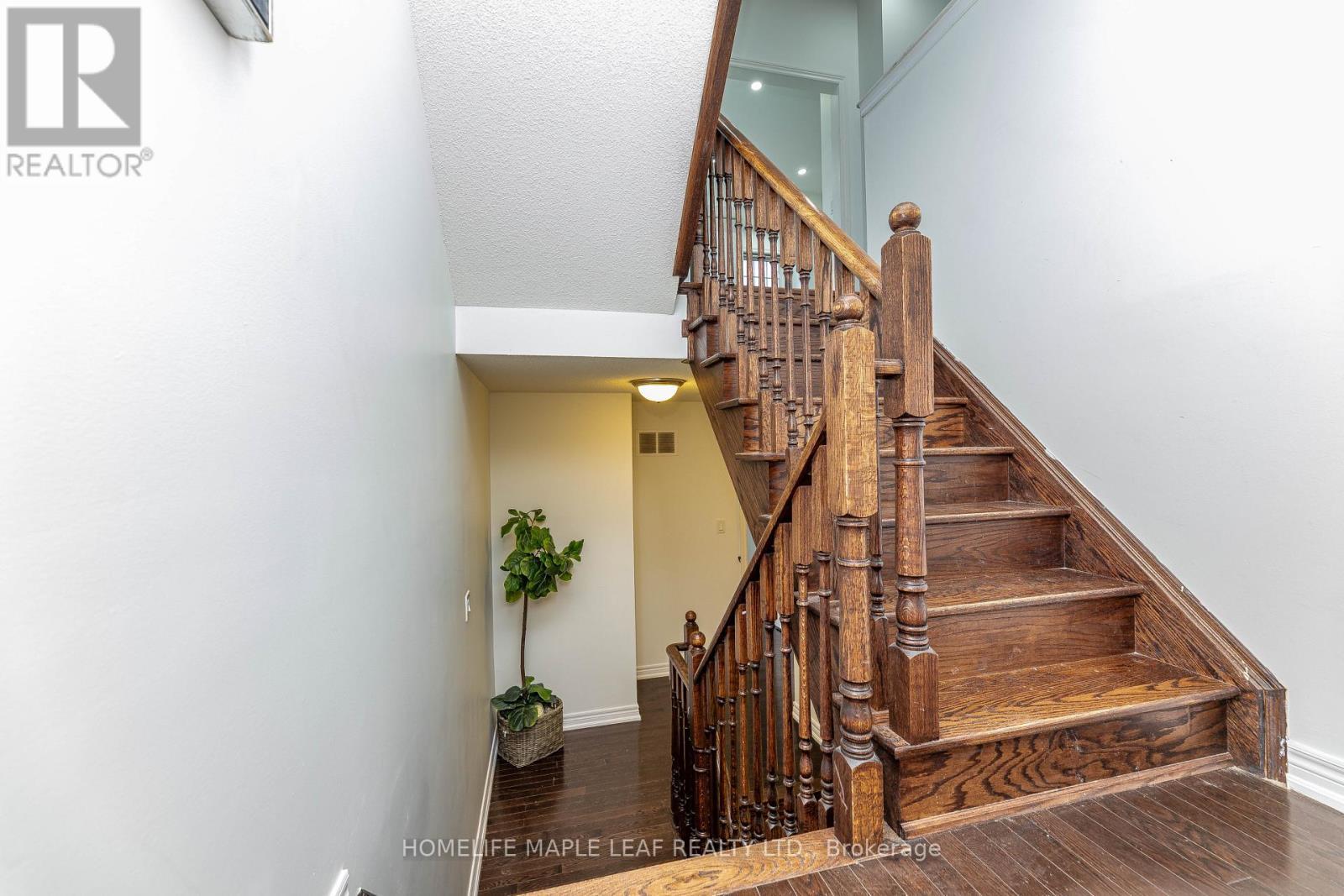 2 Cedarland Road E, Brampton, ON - Indoor Photo Showing Other Room