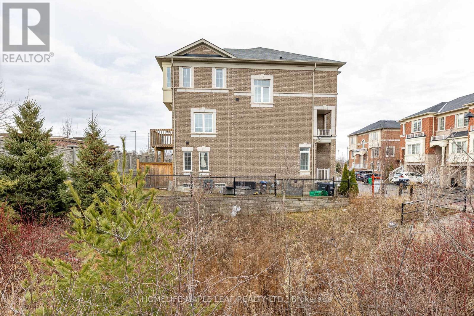2 Cedarland Road E, Brampton, ON - Outdoor