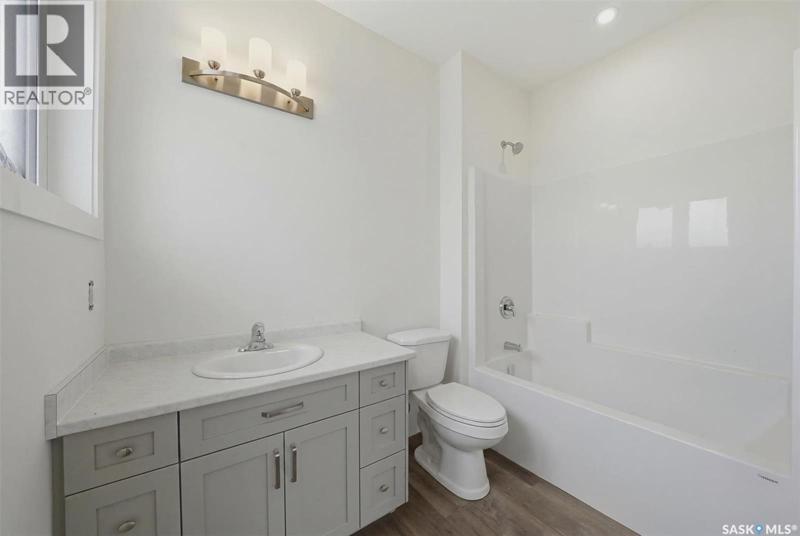 408 Prairie View Drive, Dundurn, SK - Indoor Photo Showing Bathroom