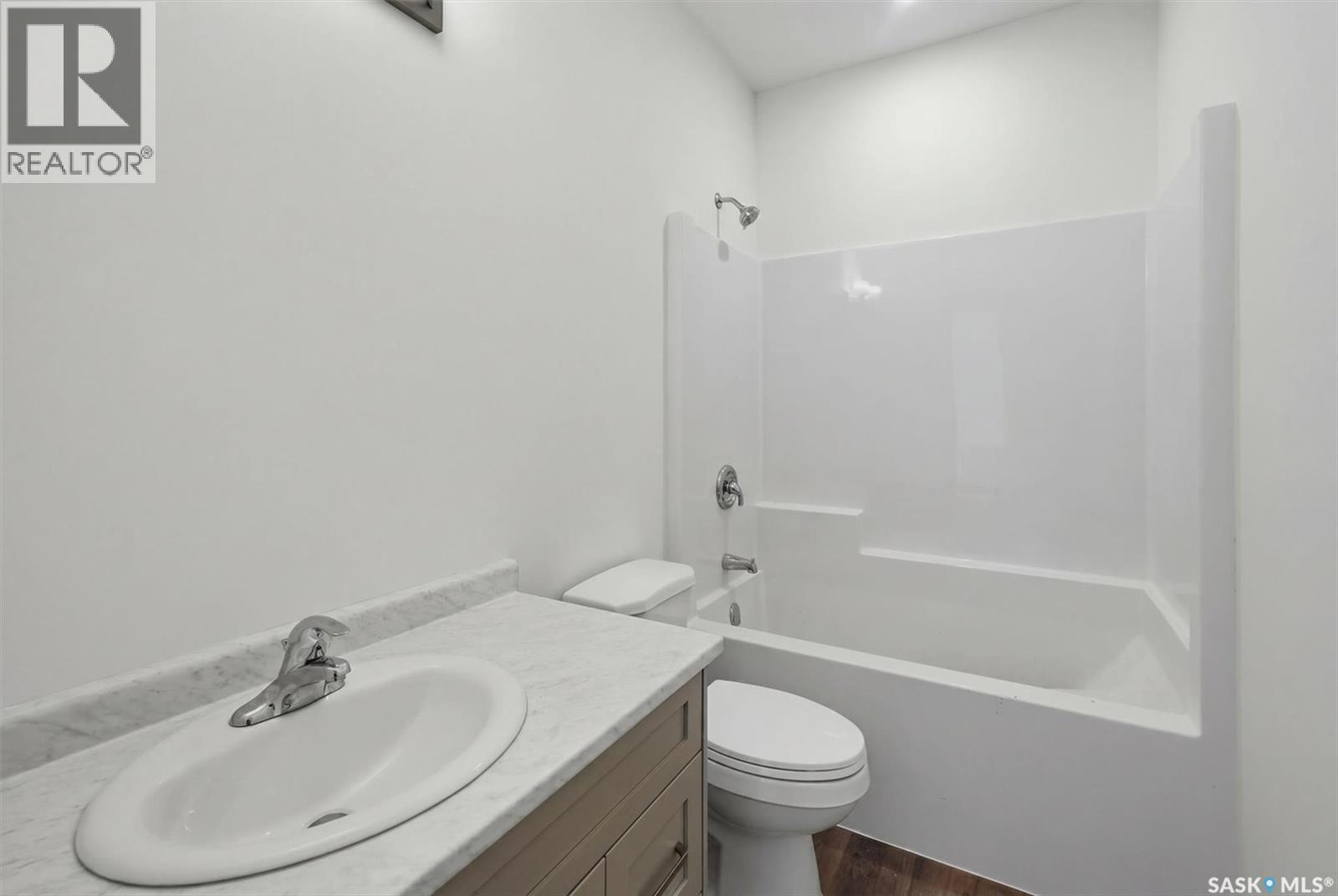 408 Prairie View Drive, Dundurn, SK - Indoor Photo Showing Bathroom