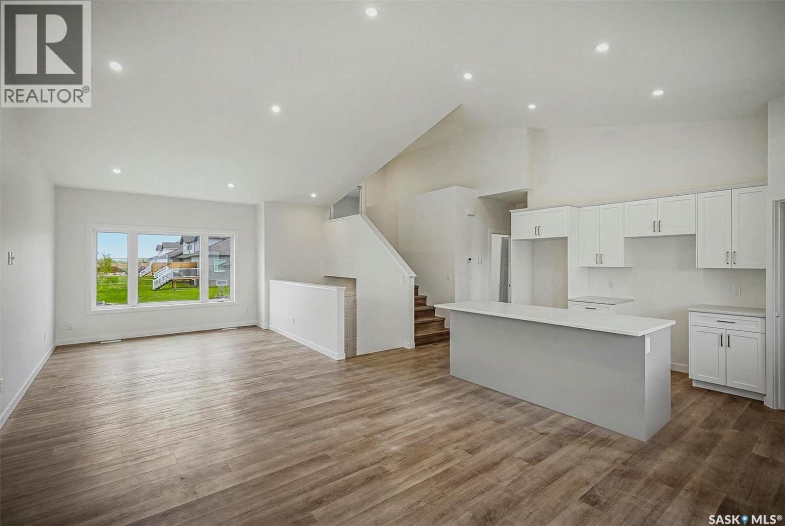 408 Prairie View Drive, Dundurn, SK - Indoor Photo Showing Kitchen