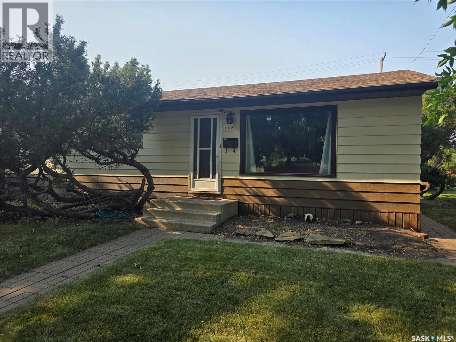 262 Duncan Road, Estevan, SK - Outdoor With Deck Patio Veranda