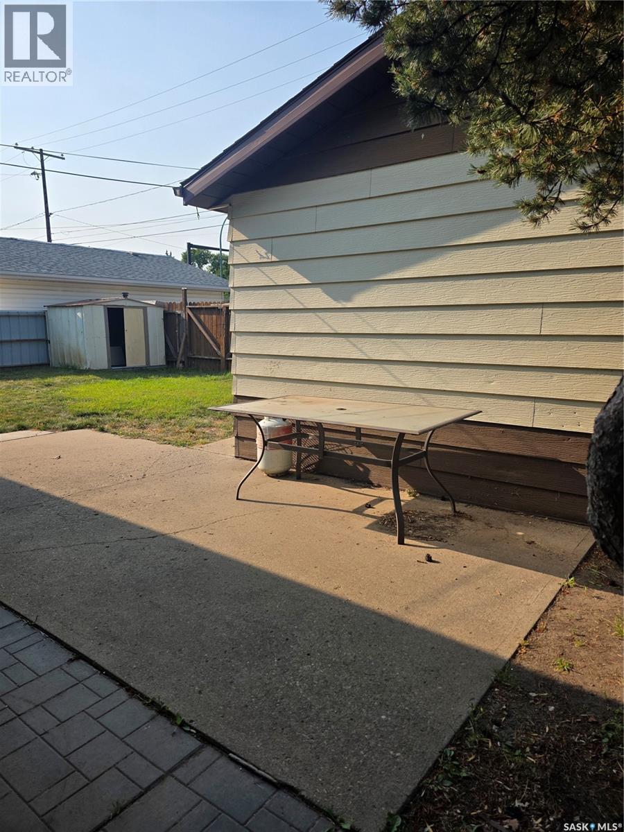 262 Duncan Road, Estevan, SK - Outdoor