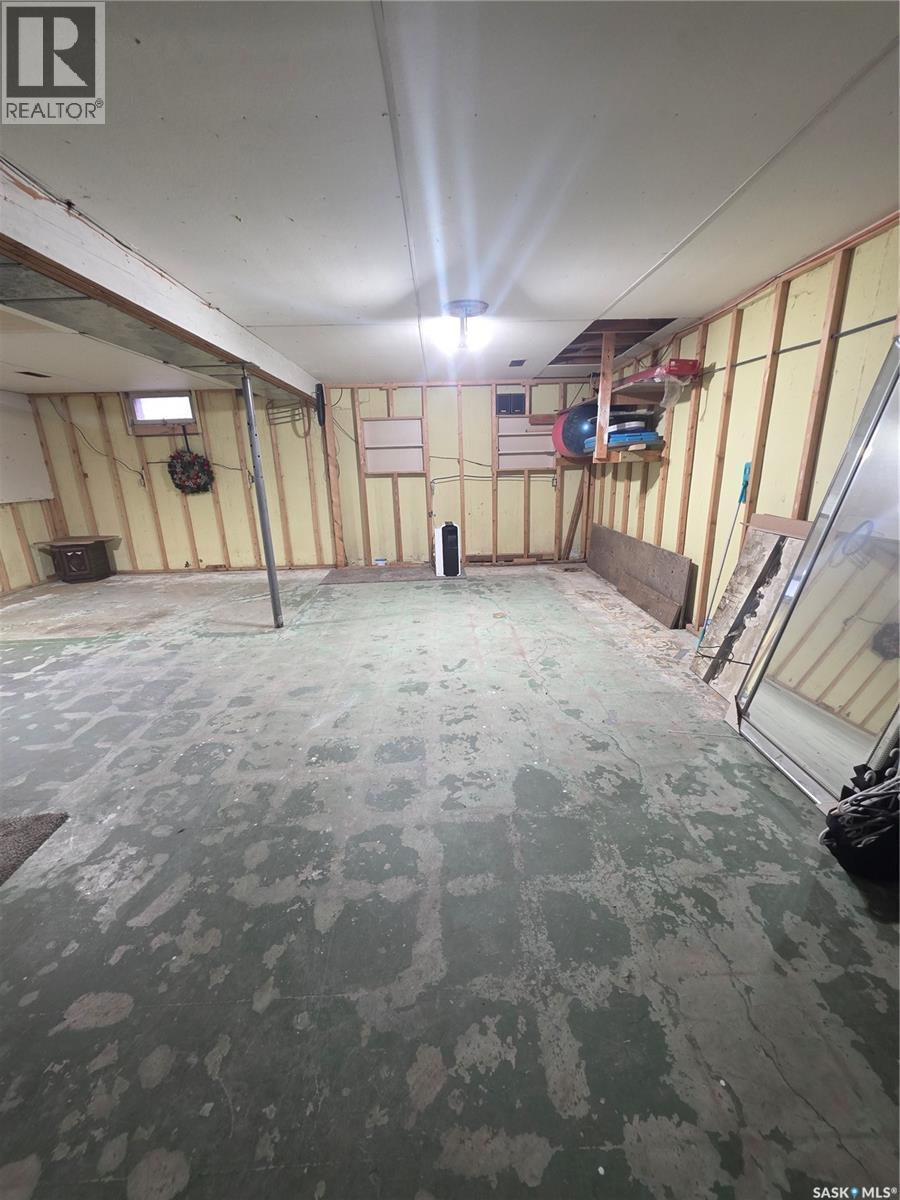 262 Duncan Road, Estevan, SK - Indoor