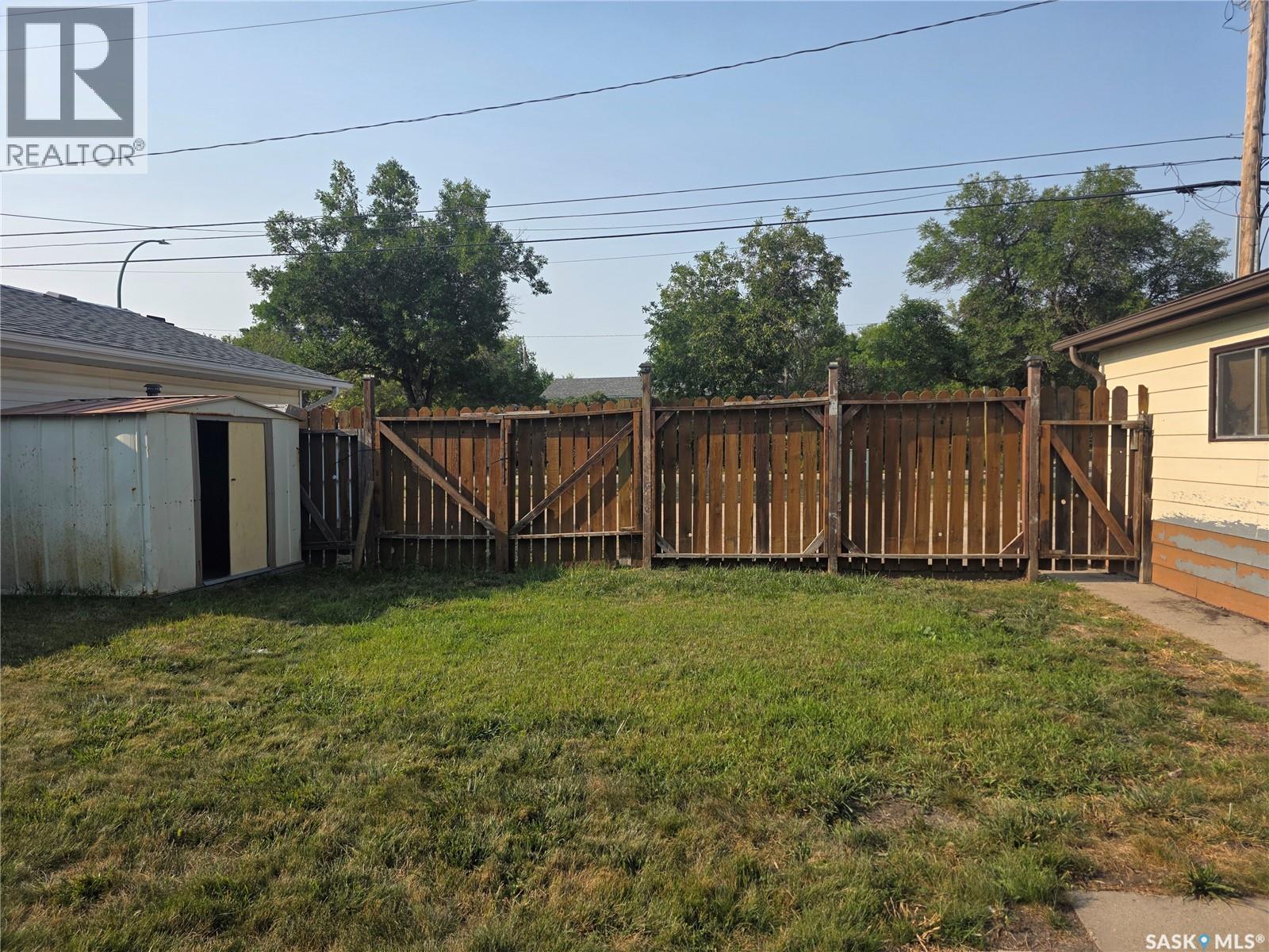 262 Duncan Road, Estevan, SK - Outdoor