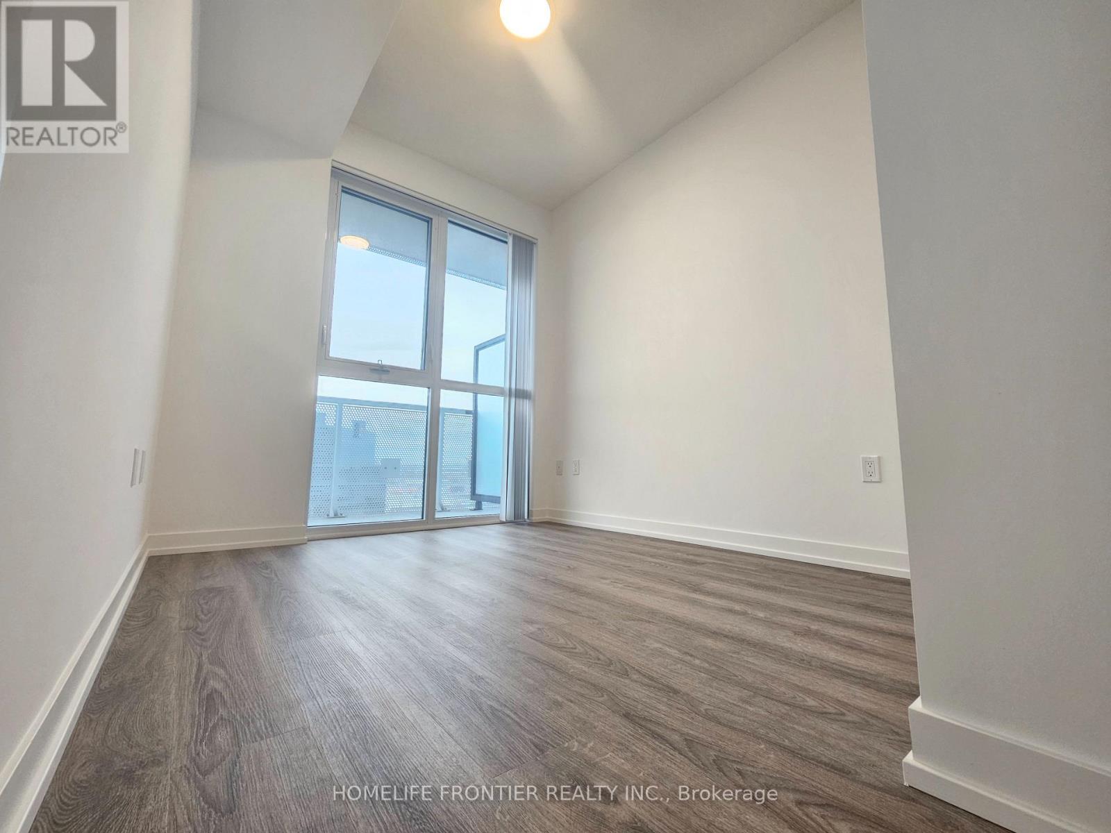 902 - 8 Interchange Way, Vaughan, ON - Indoor Photo Showing Other Room