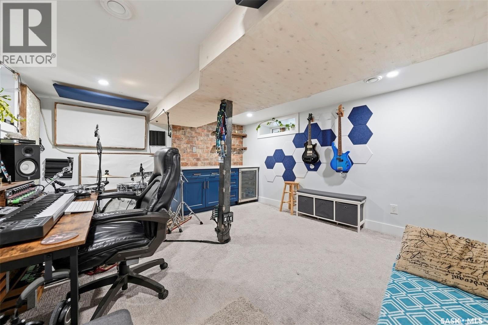 420 I Avenue S, Saskatoon, SK - Indoor