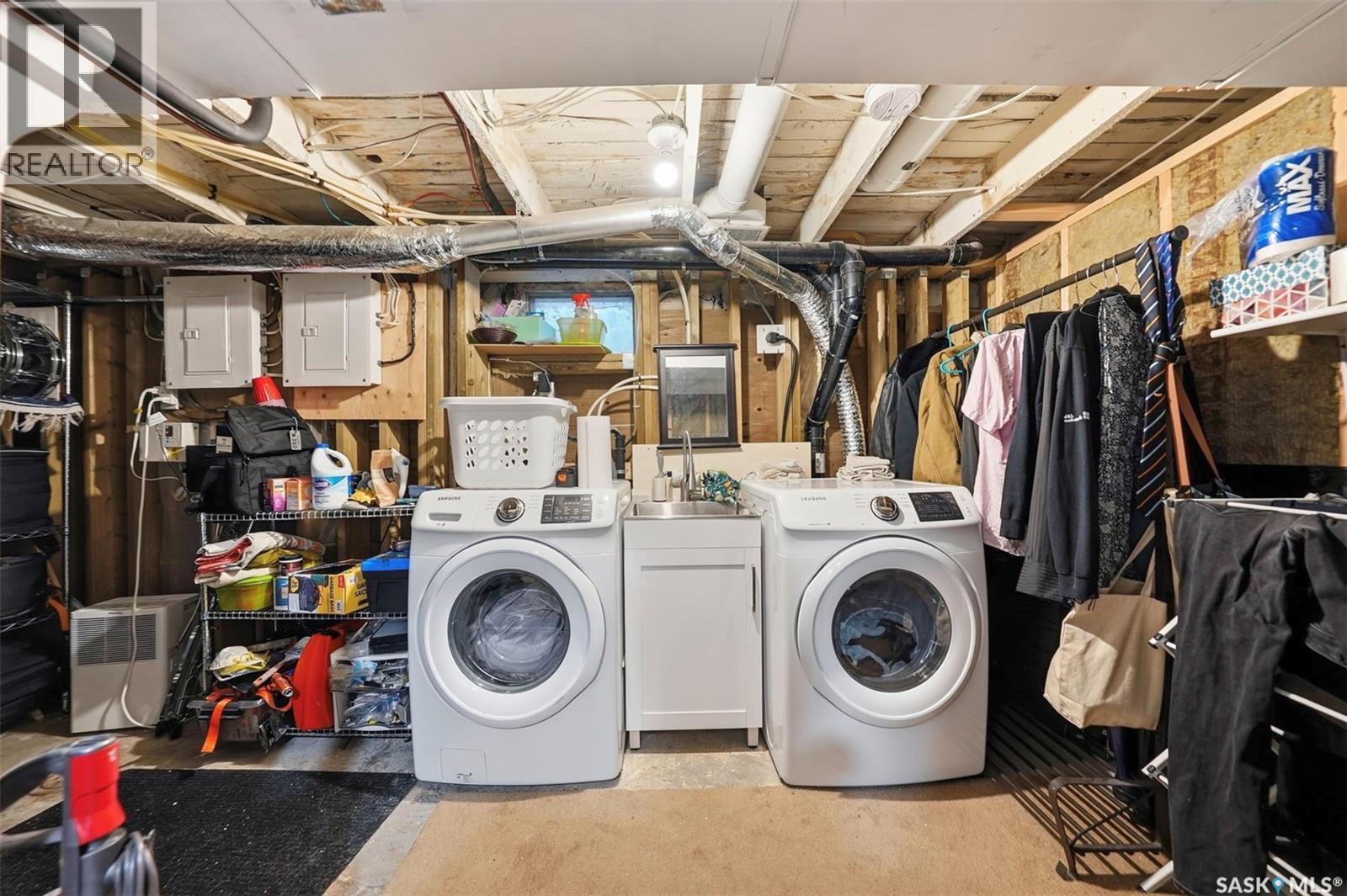 420 I Avenue S, Saskatoon, SK - Indoor Photo Showing Laundry Room