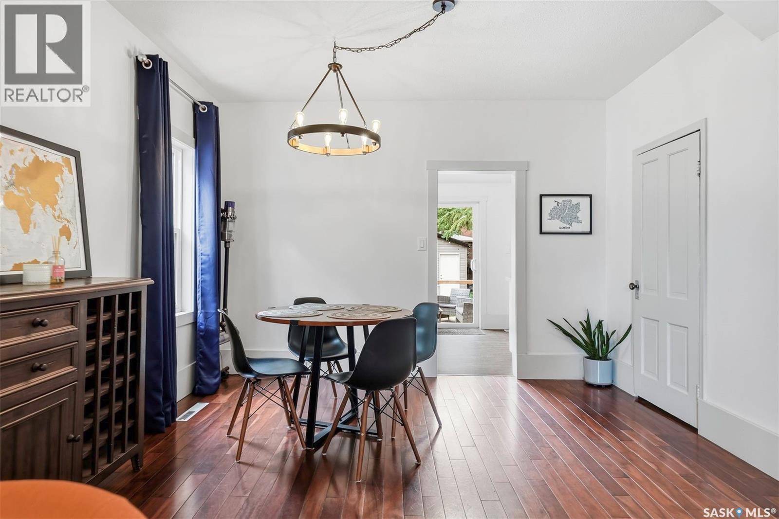 420 I Avenue S, Saskatoon, SK - Indoor Photo Showing Dining Room