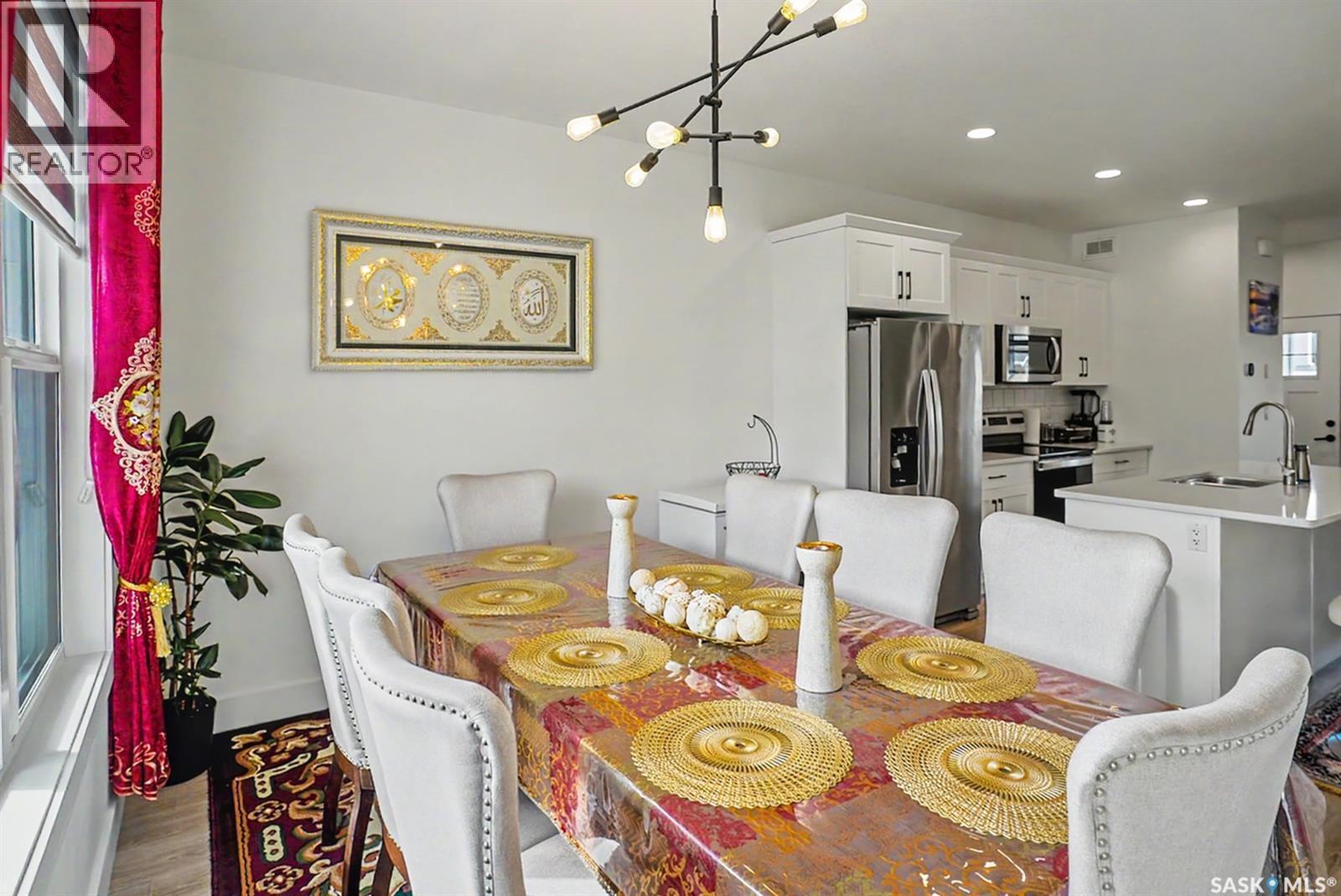 138 Rosewood Boulevard E, Saskatoon, SK - Indoor Photo Showing Dining Room