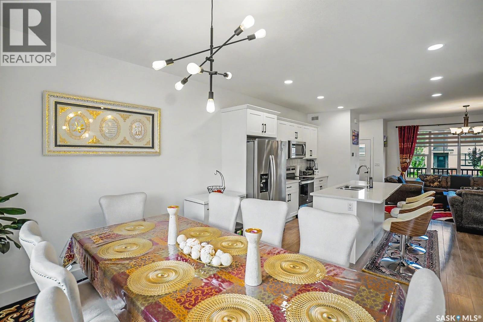 138 Rosewood Boulevard E, Saskatoon, SK - Indoor Photo Showing Dining Room