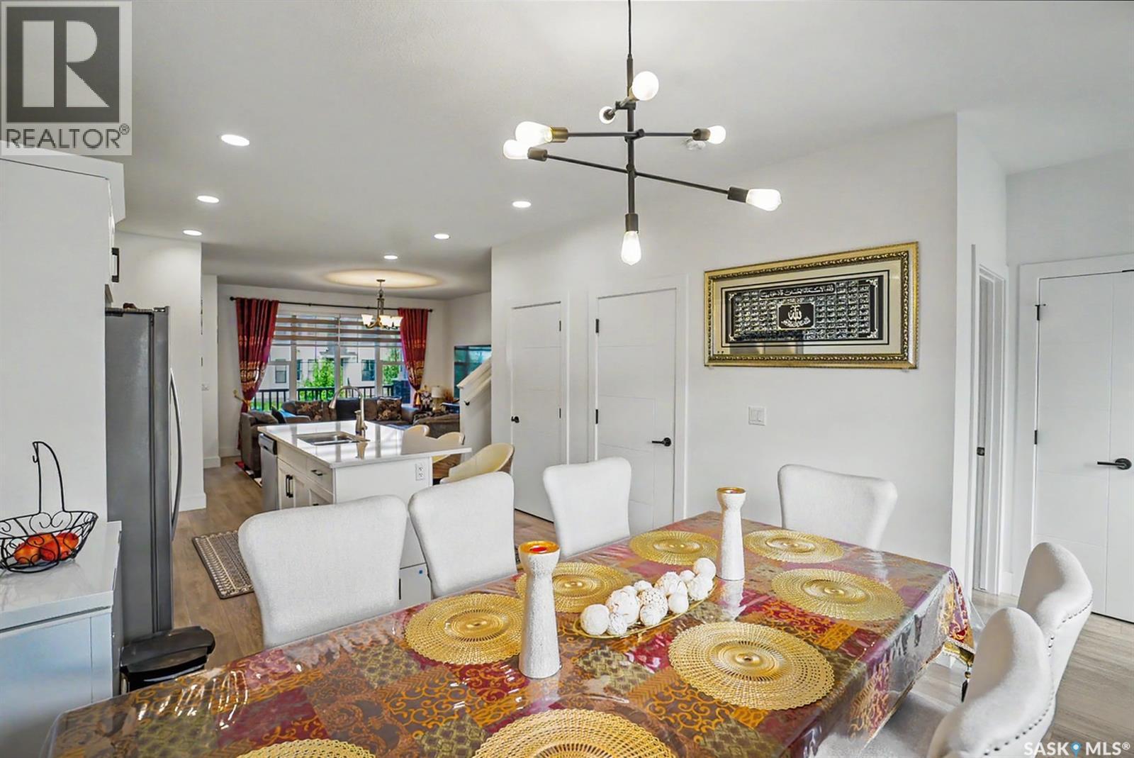 138 Rosewood Boulevard E, Saskatoon, SK - Indoor Photo Showing Dining Room