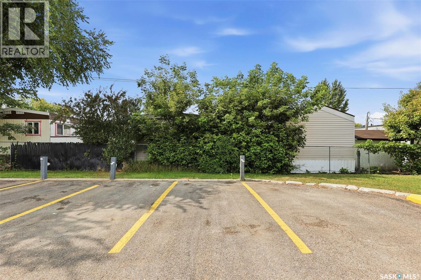 1233 425 115Th Street E, Saskatoon, SK - Outdoor