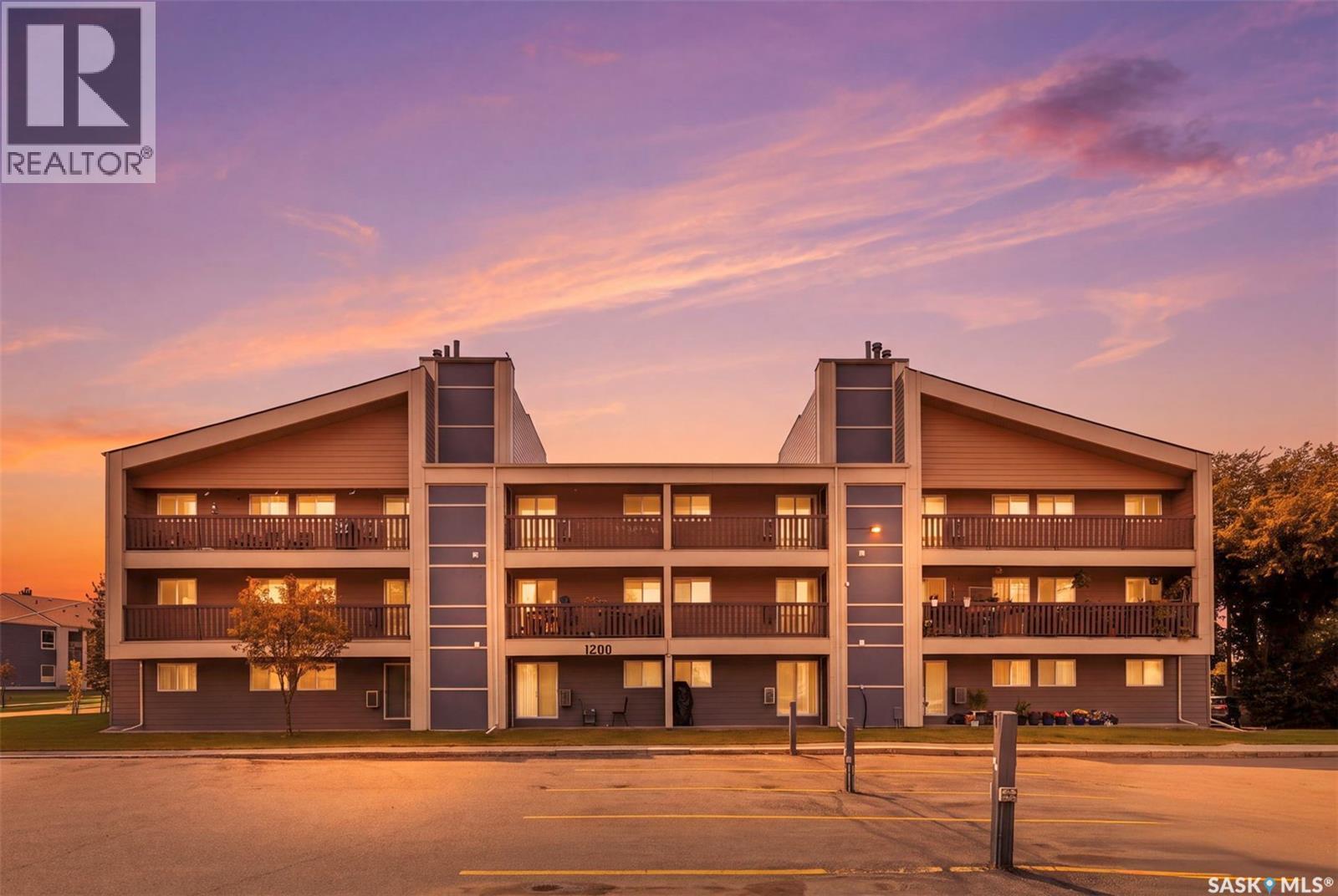 1233 425 115Th Street E, Saskatoon, SK - Outdoor With Balcony
