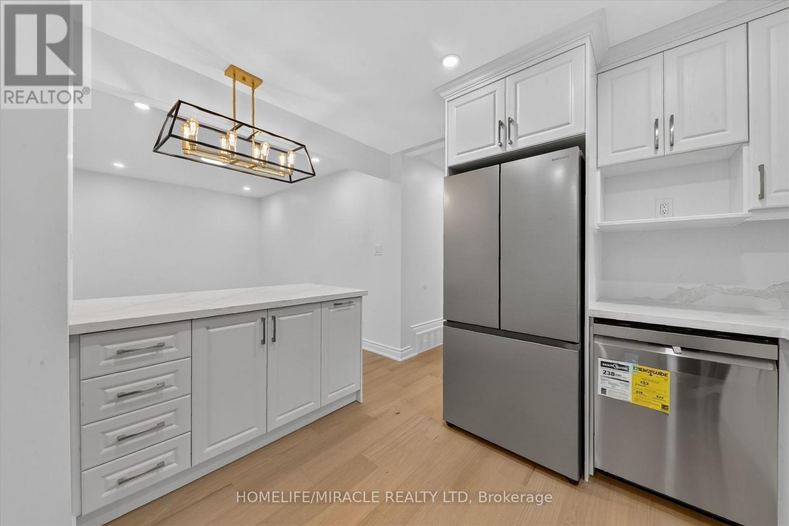 18 Elderfield Crescent, Toronto, ON - Indoor