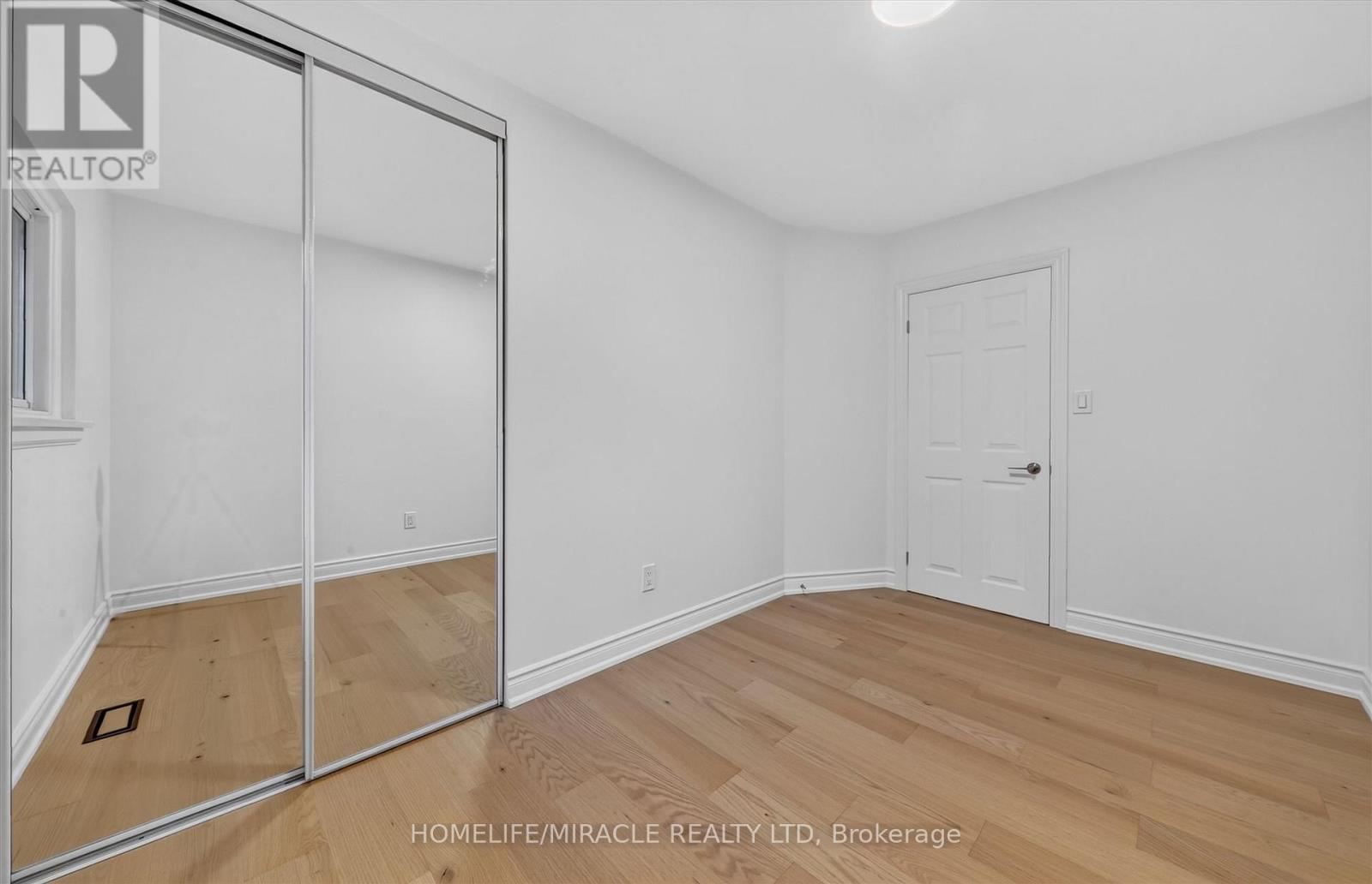 18 Elderfield Crescent, Toronto, ON - Indoor Photo Showing Other Room