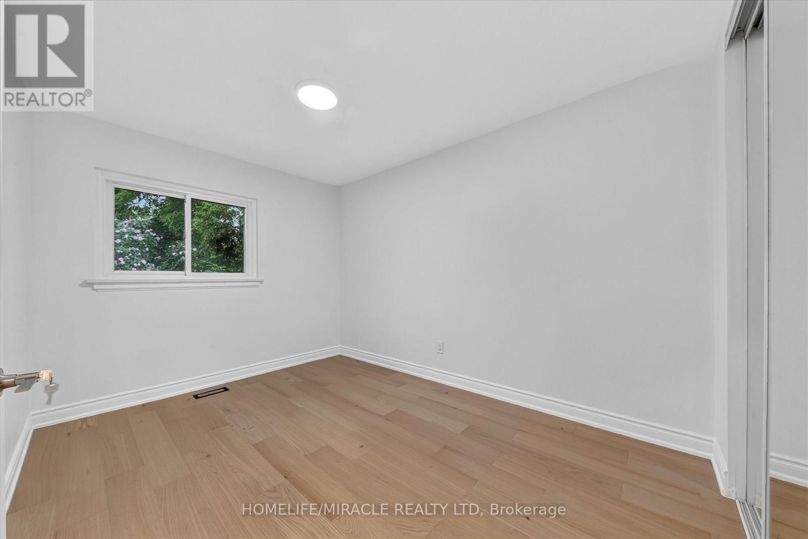 18 Elderfield Crescent, Toronto, ON - Indoor Photo Showing Other Room