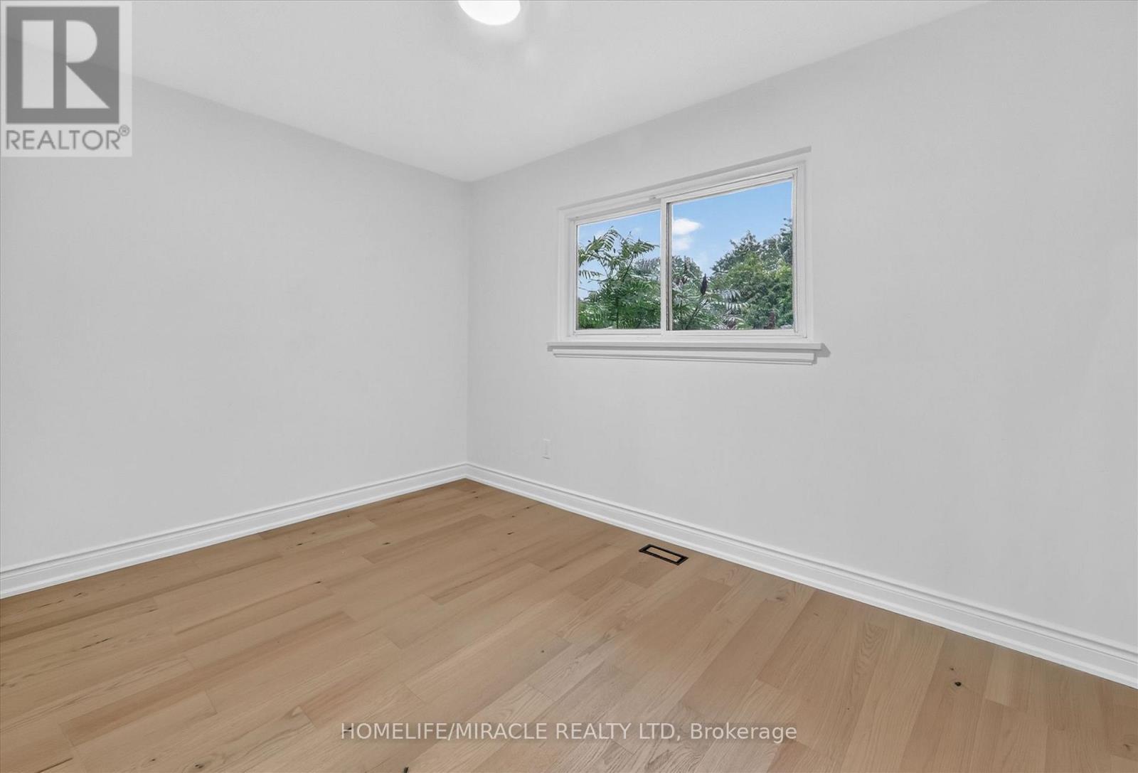 18 Elderfield Crescent, Toronto, ON - Indoor Photo Showing Other Room