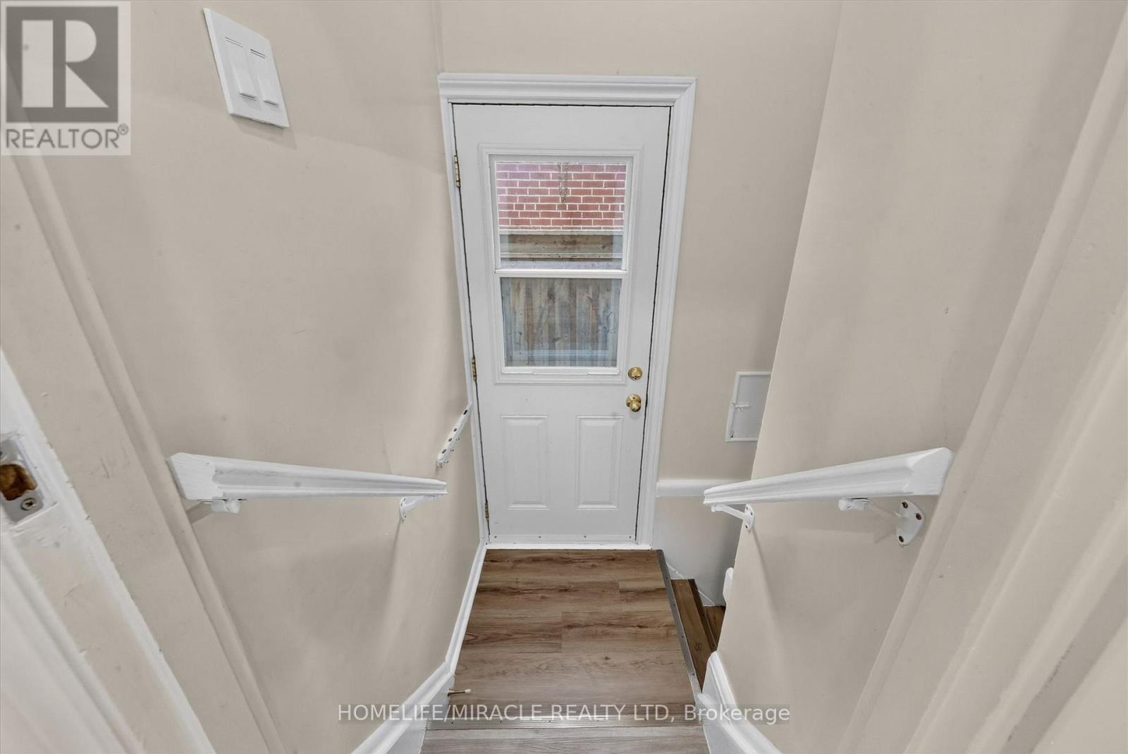 18 Elderfield Crescent, Toronto, ON - Indoor Photo Showing Other Room