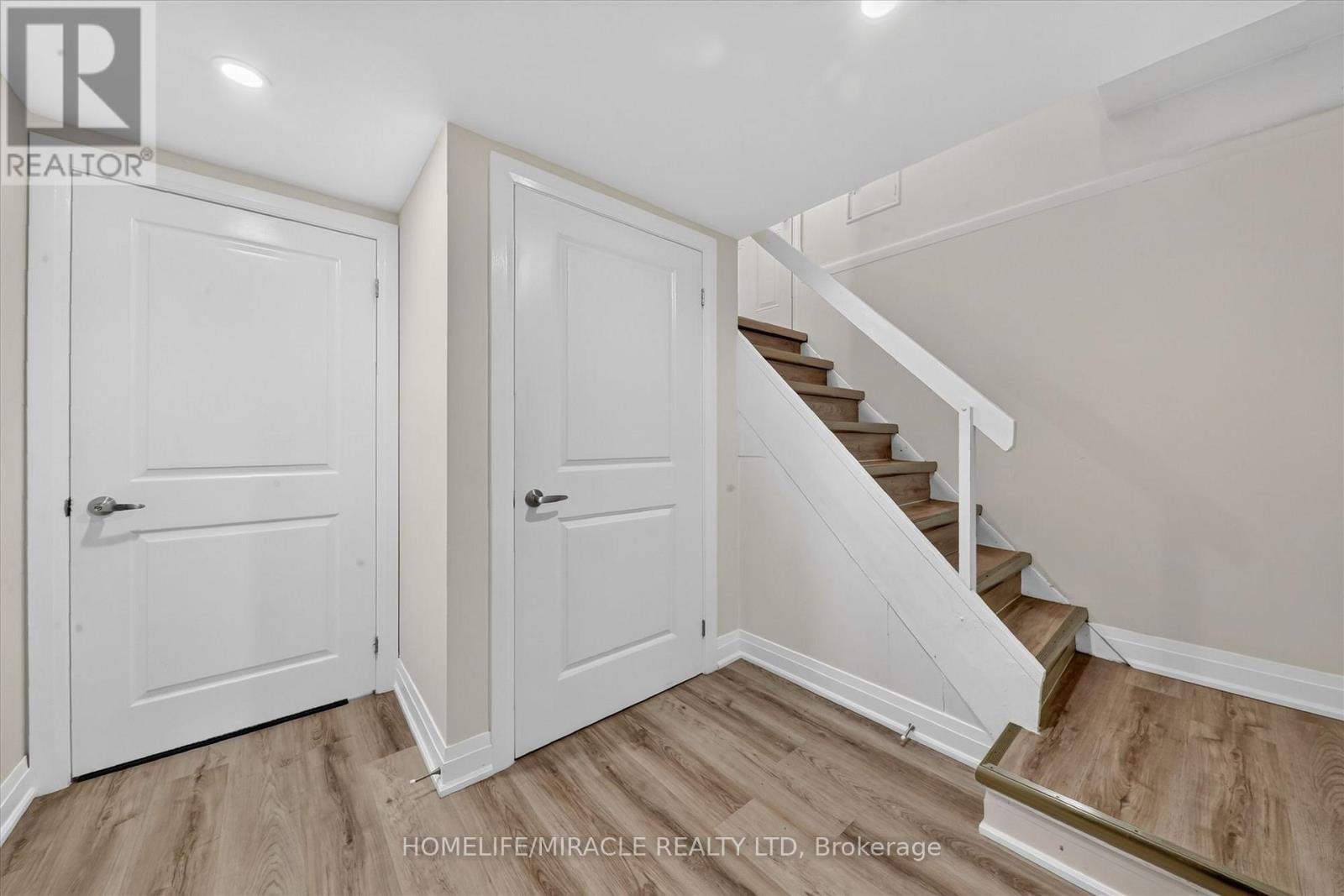 18 Elderfield Crescent, Toronto, ON - Indoor Photo Showing Other Room