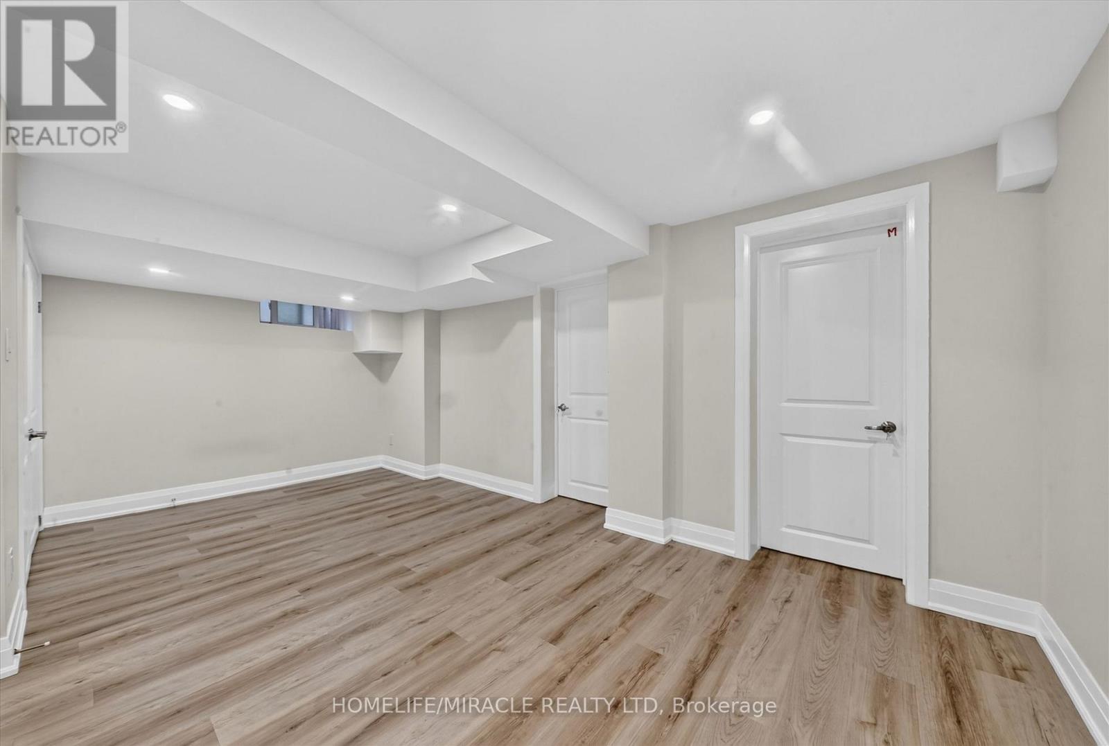 18 Elderfield Crescent, Toronto, ON - Indoor Photo Showing Other Room