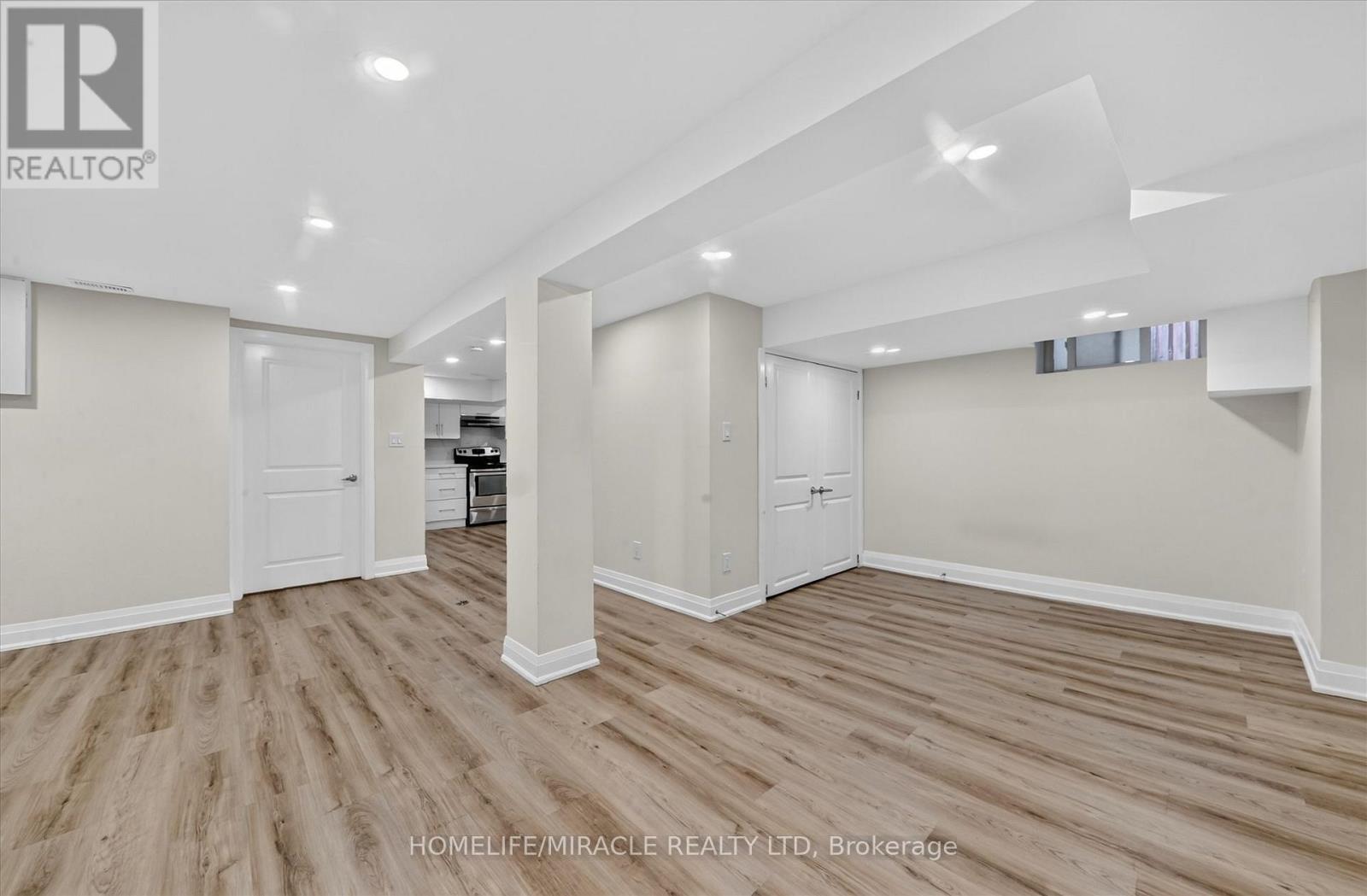 18 Elderfield Crescent, Toronto, ON - Indoor