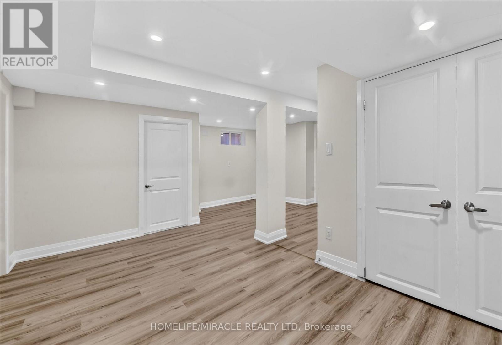 18 Elderfield Crescent, Toronto, ON - Indoor Photo Showing Other Room