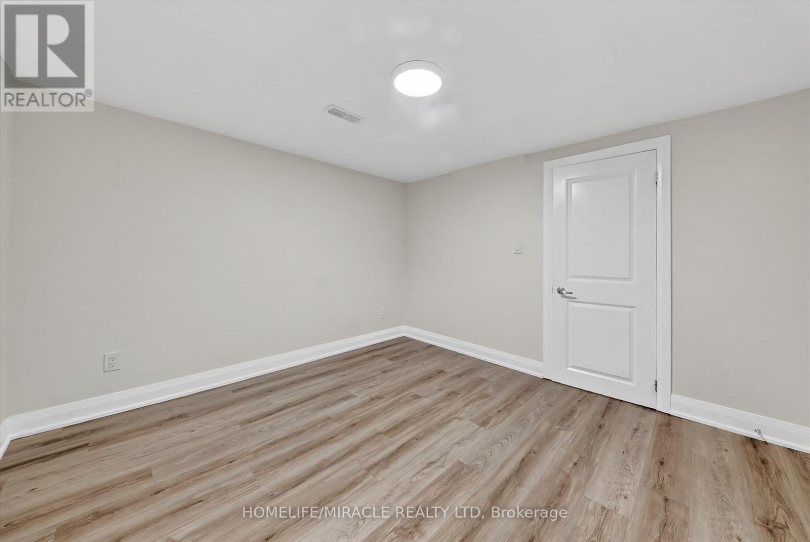 18 Elderfield Crescent, Toronto, ON - Indoor Photo Showing Other Room