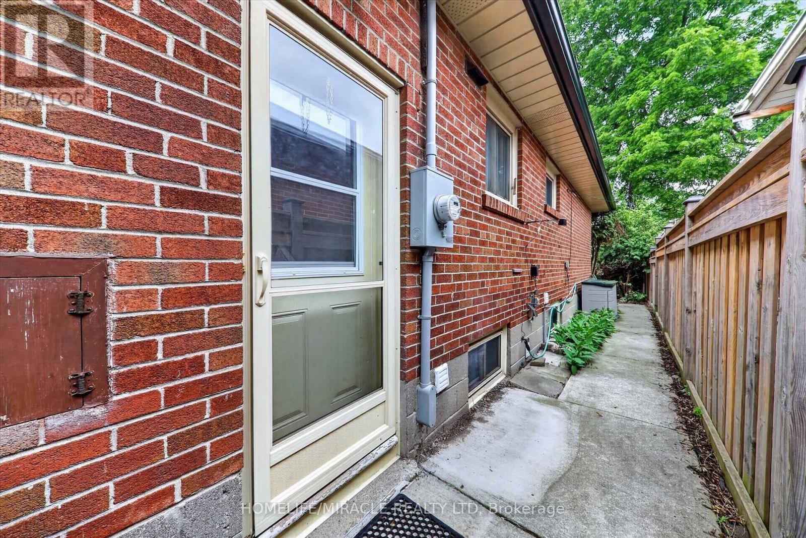 18 Elderfield Crescent, Toronto, ON - Outdoor With Exterior