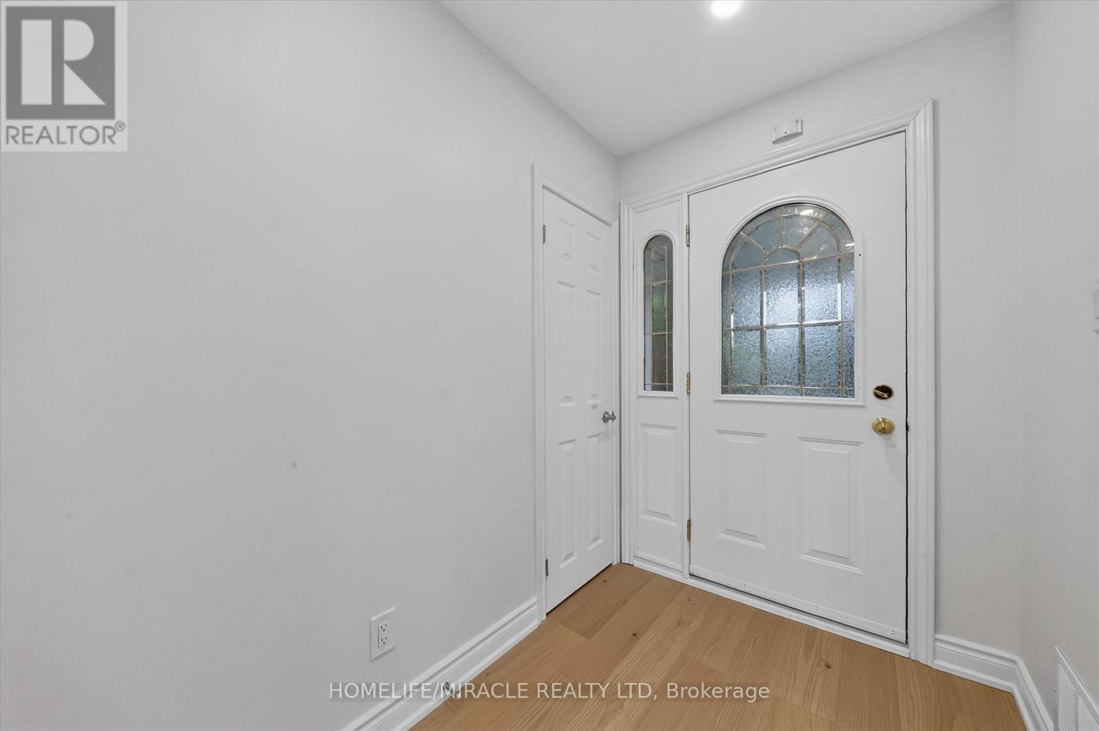 18 Elderfield Crescent, Toronto, ON - Indoor Photo Showing Other Room