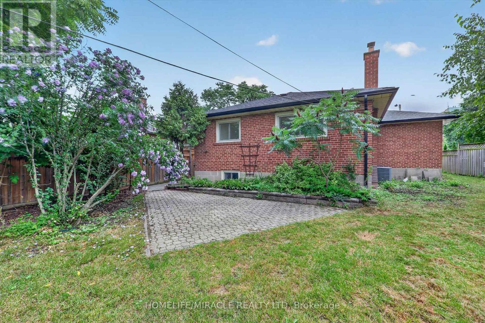 18 Elderfield Crescent, Toronto, ON - Outdoor
