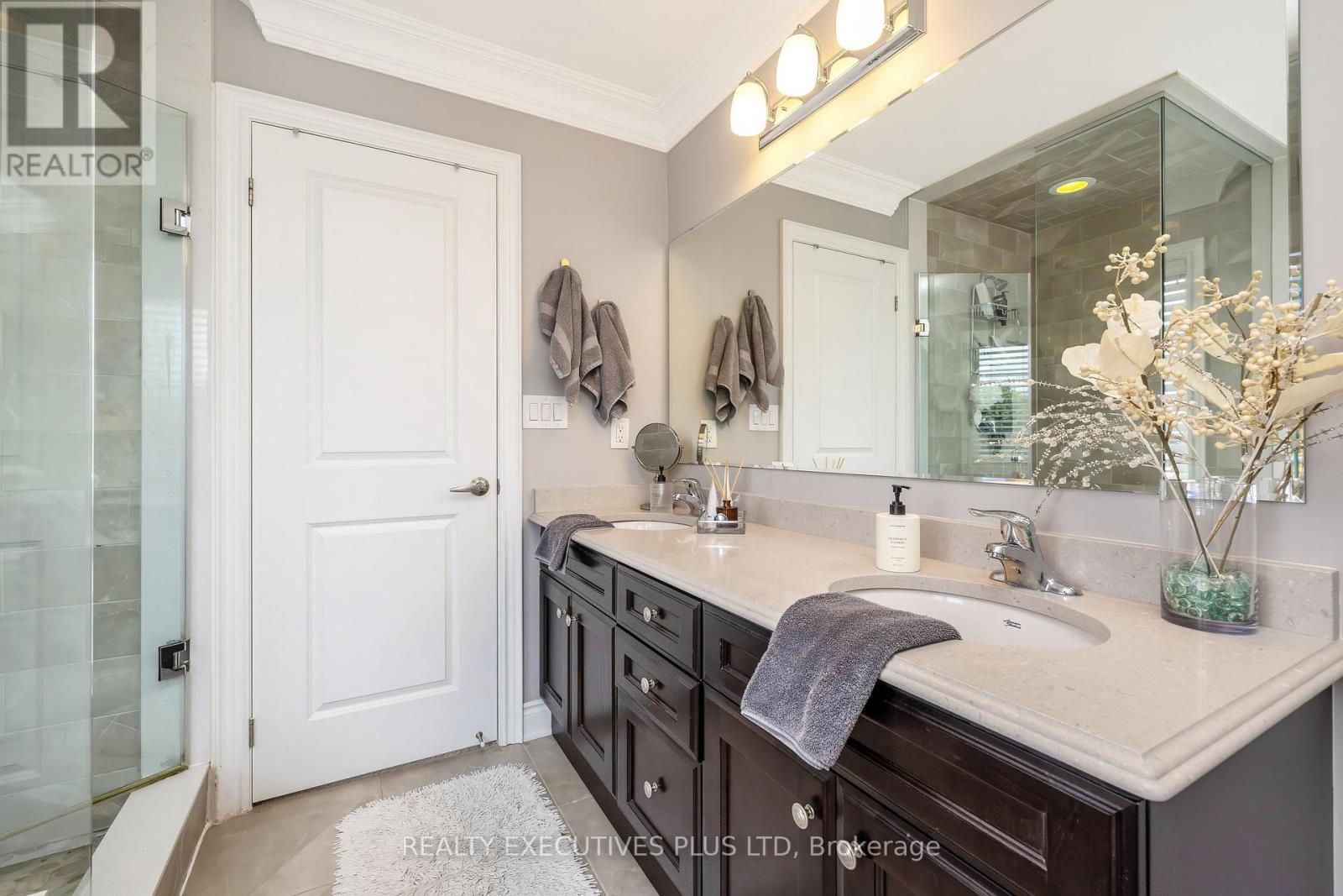 86 Stillwater Crescent, Hamilton, ON - Indoor Photo Showing Bathroom