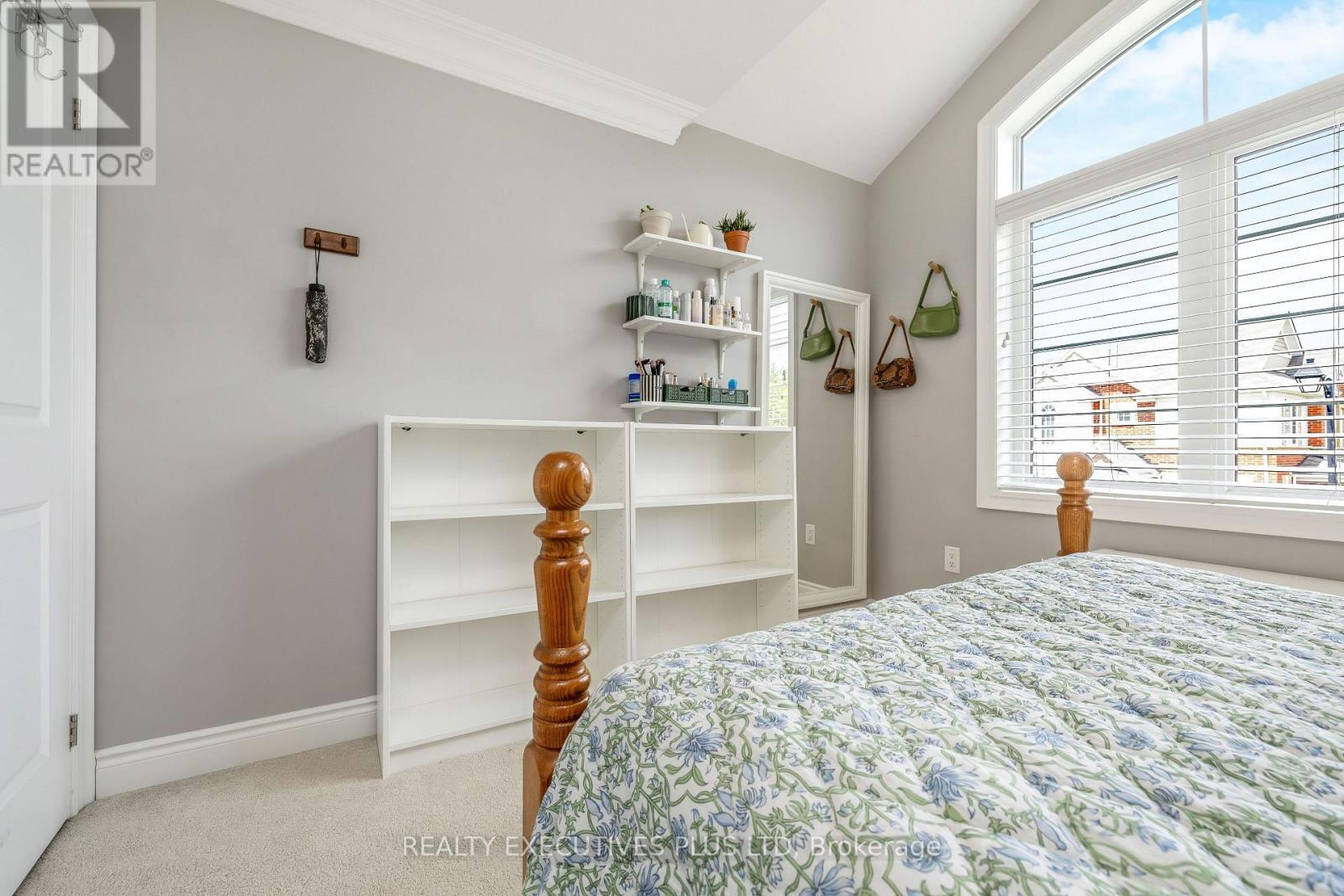 86 Stillwater Crescent, Hamilton, ON - Indoor Photo Showing Bedroom