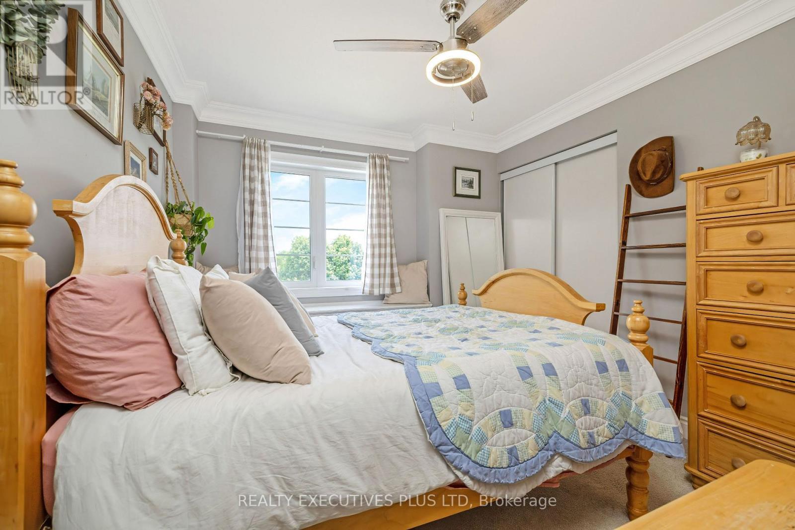 86 Stillwater Crescent, Hamilton, ON - Indoor Photo Showing Bedroom