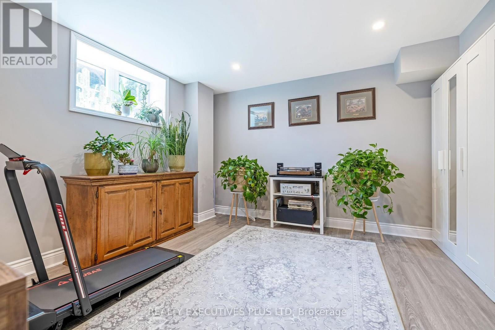 86 Stillwater Crescent, Hamilton, ON - Indoor Photo Showing Other Room