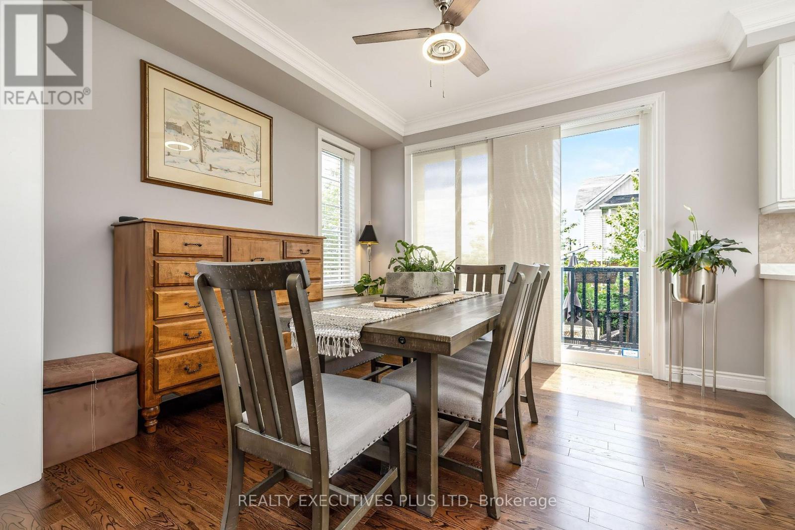 86 Stillwater Crescent, Hamilton, ON - Indoor Photo Showing Dining Room