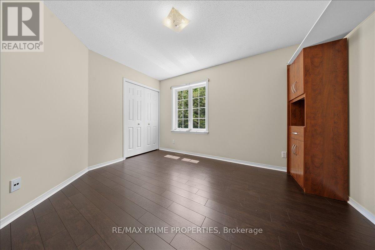 201 Gladeview Private, Ottawa, ON - Indoor Photo Showing Other Room