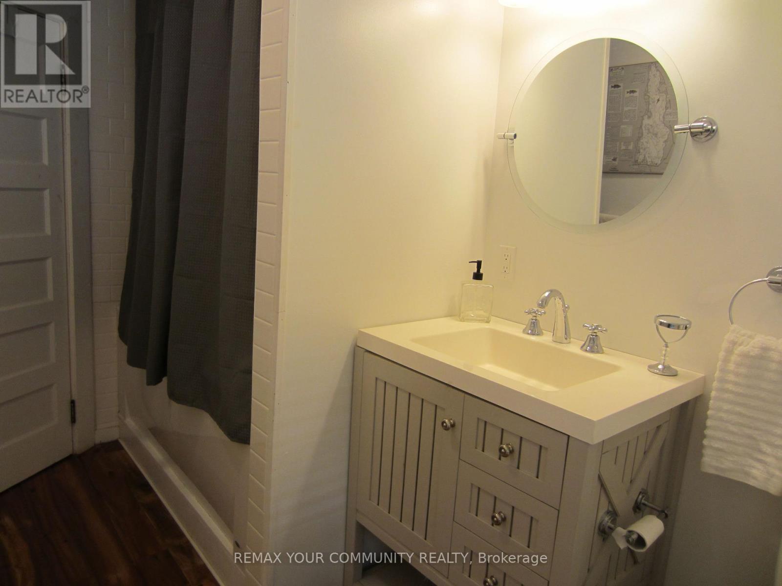 4pc. Bathroom - 6576 Quarry Point Road, Ramara, ON - Indoor Photo Showing Bathroom