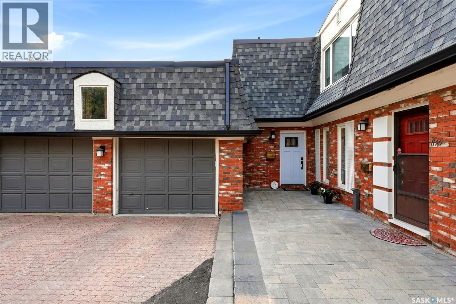 1142 Gryphons Walk, Regina, SK - Outdoor