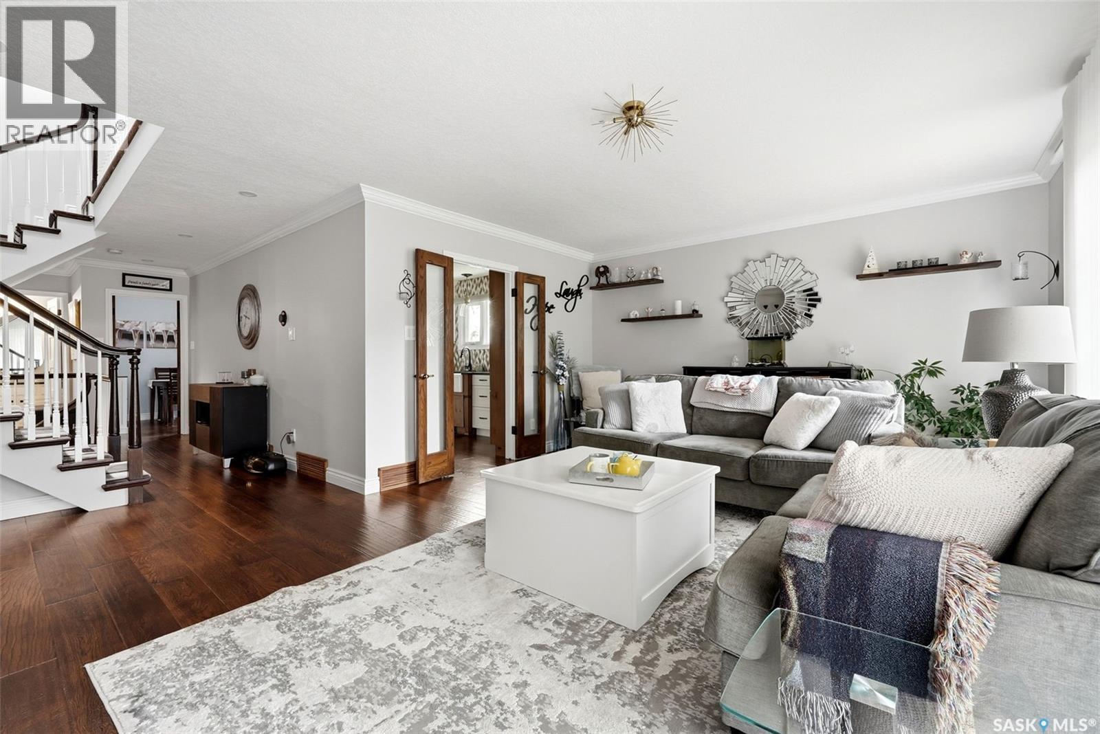1142 Gryphons Walk, Regina, SK - Indoor Photo Showing Living Room